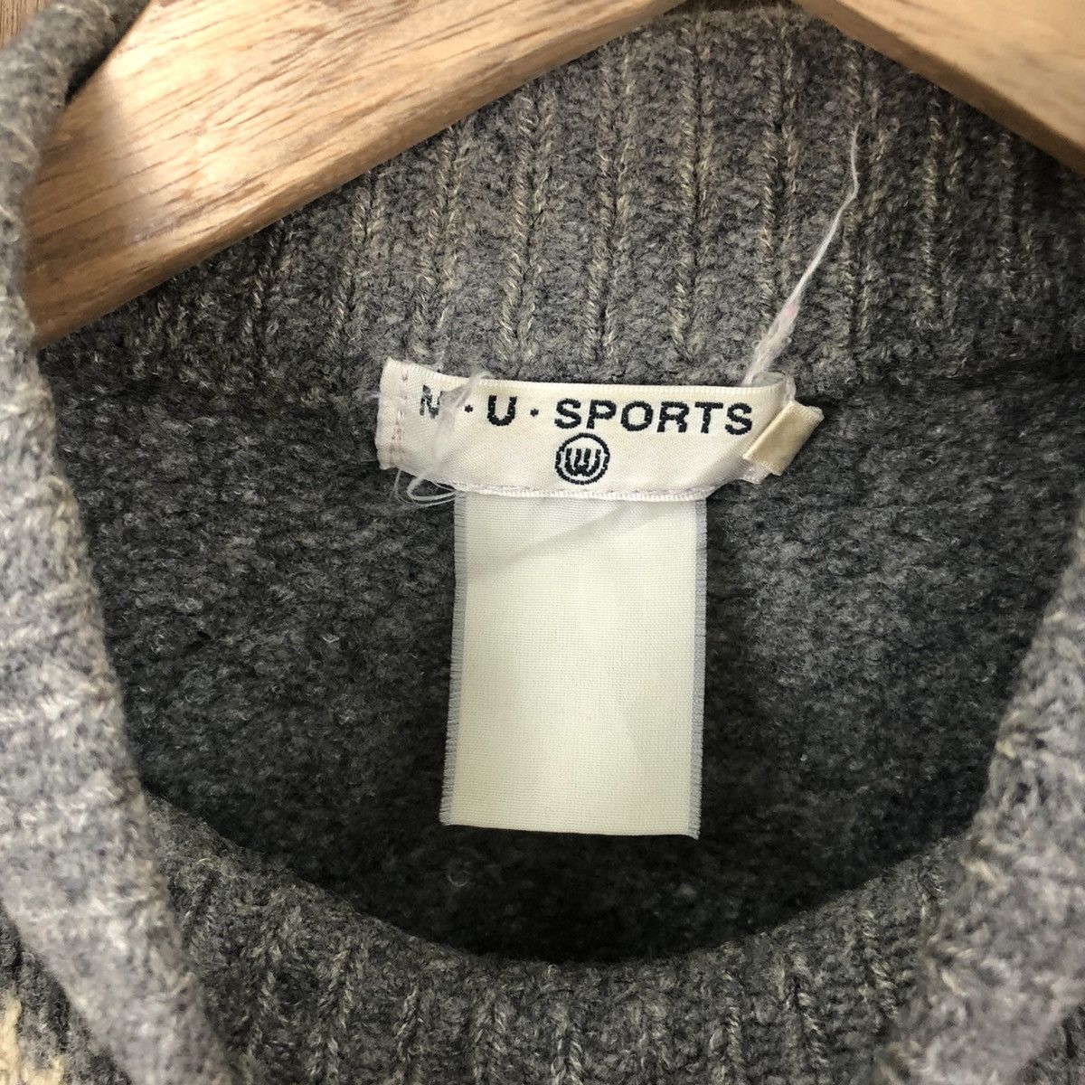 M.U. Sports Grey Cardigan Knitwear vintage #6230