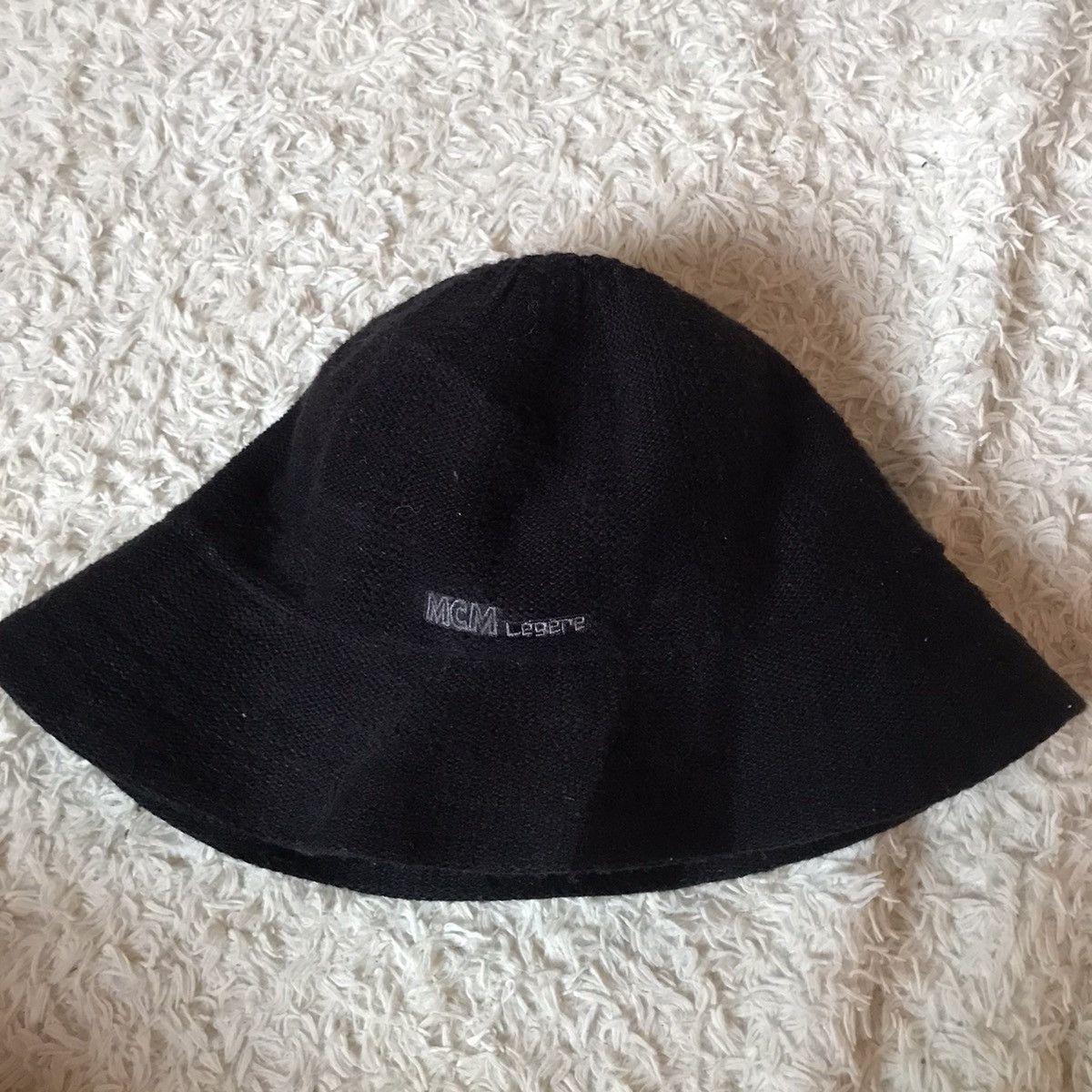 MCM ‼️MCM legere VTG HAT BUCKET SIZE 57.5cm ‼️ Size ONE SIZE - 2 Thumbnail