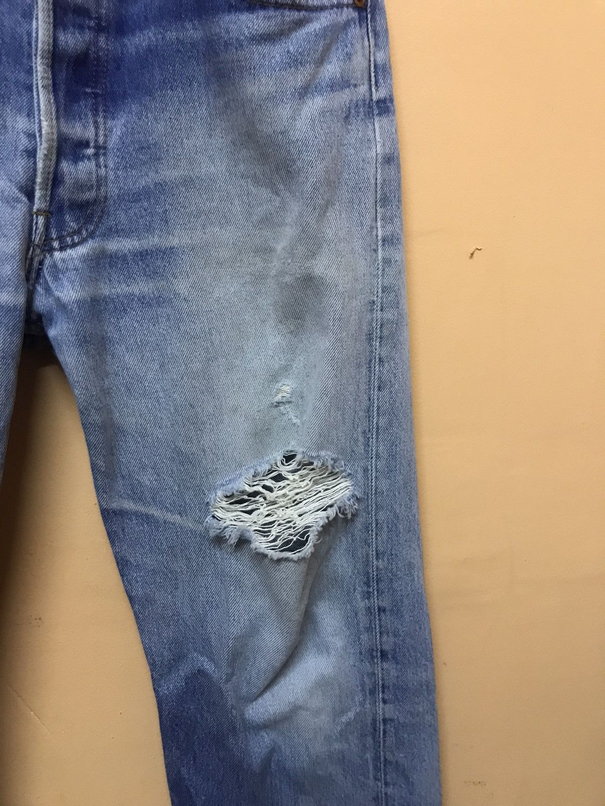 Levi's × Vintage ‼️VTG 90s LEVIS 501 DISTRESSED DENIM‼️ Size US 31 - 3 Thumbnail