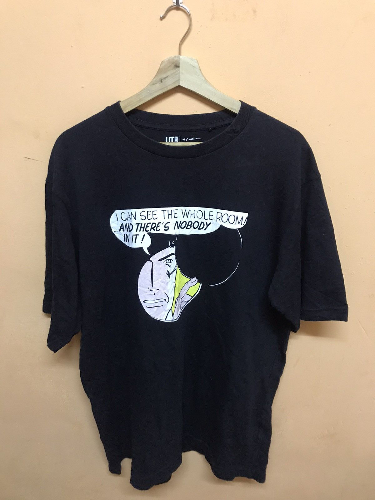 Uniqlo ‼️UT X ROY L TSHIRT NICE DESIGN Size US L / EU 52-54 / 3 - 1 Thumbnail