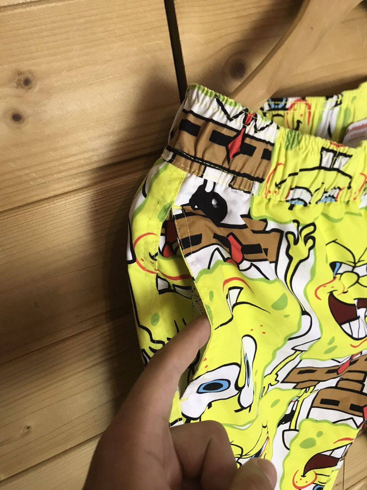 Nickelodeon Nickelodeon SpongeBob over print shorts Size US 32 / EU 48 - 3 Thumbnail