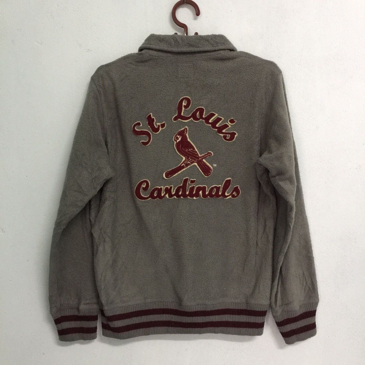 image of Uniqlo St Louis Cardinal Major League Baseball Sweatshirt, Men's (Size Medium)
