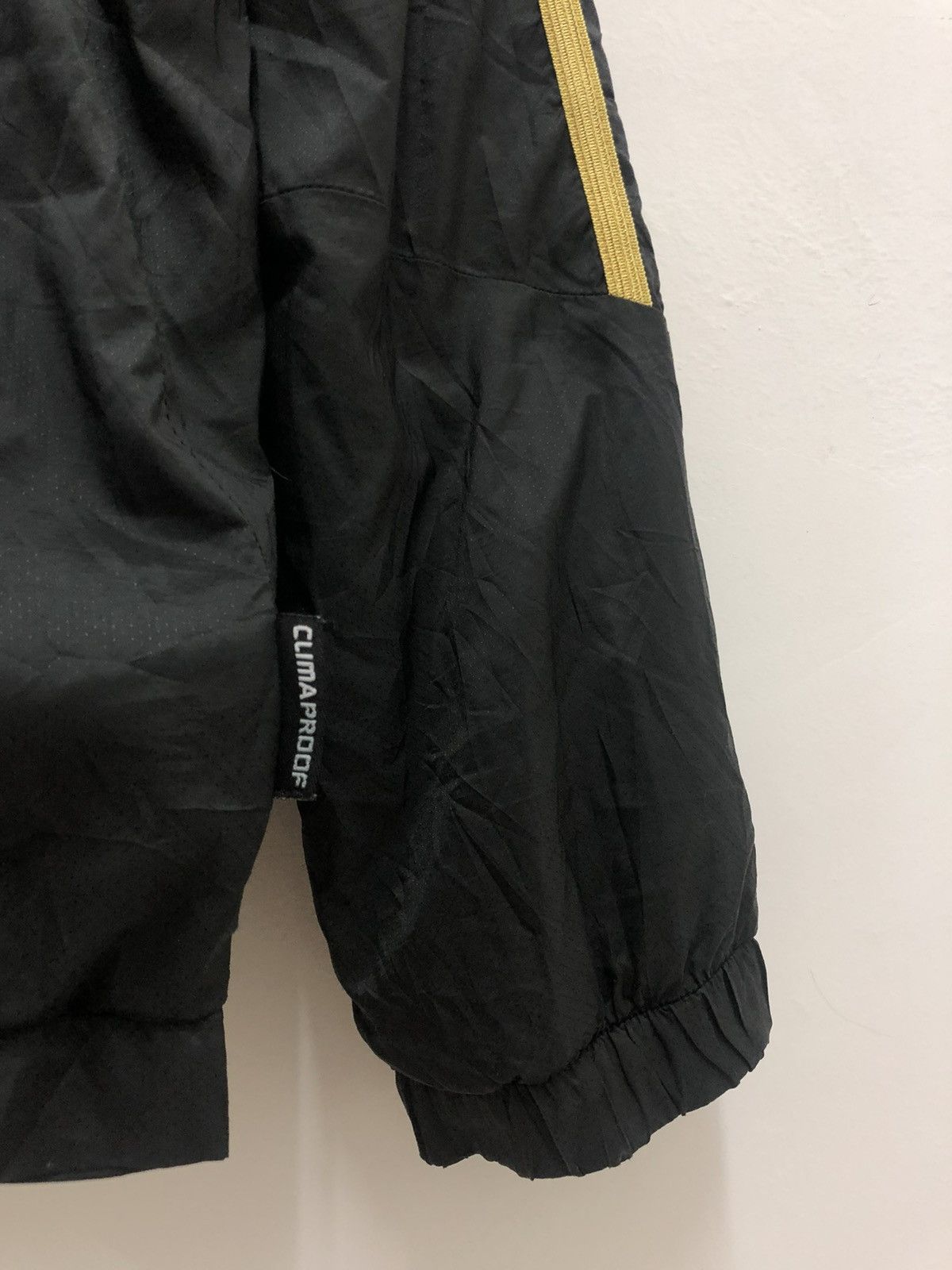 Adidas Rare ADIDAS Gold Stripes Climaproof Sweater Jacket Size US M / EU 48-50 / 2 - 8 Thumbnail