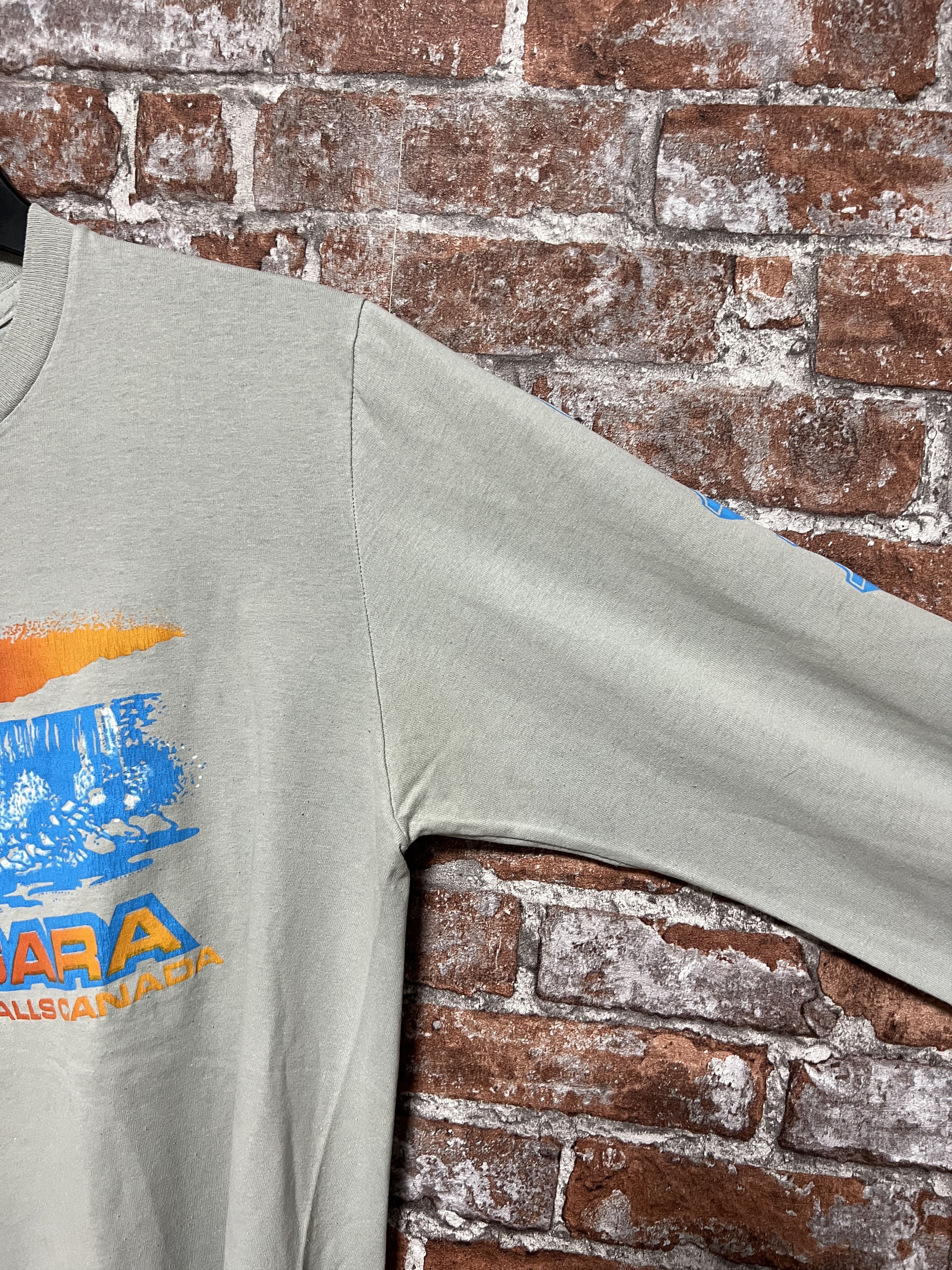 Vintage Vintage 90s Niagara Falls Canada Long Sleeve Shirt Size US M / EU 48-50 / 2 - 7 Thumbnail