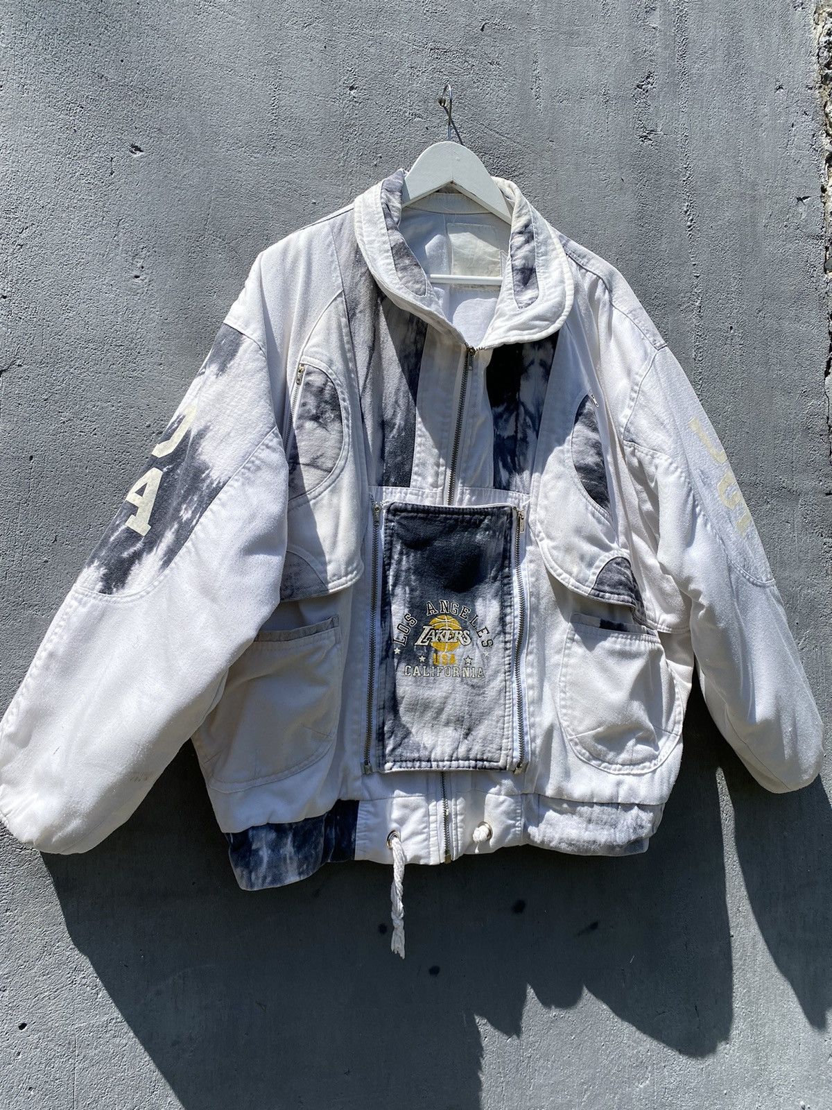 NBA Vintage 90s LOS ANGELES LAKERS BOMBER JACKET Size US XL / EU 56 / 4 - 5 Thumbnail