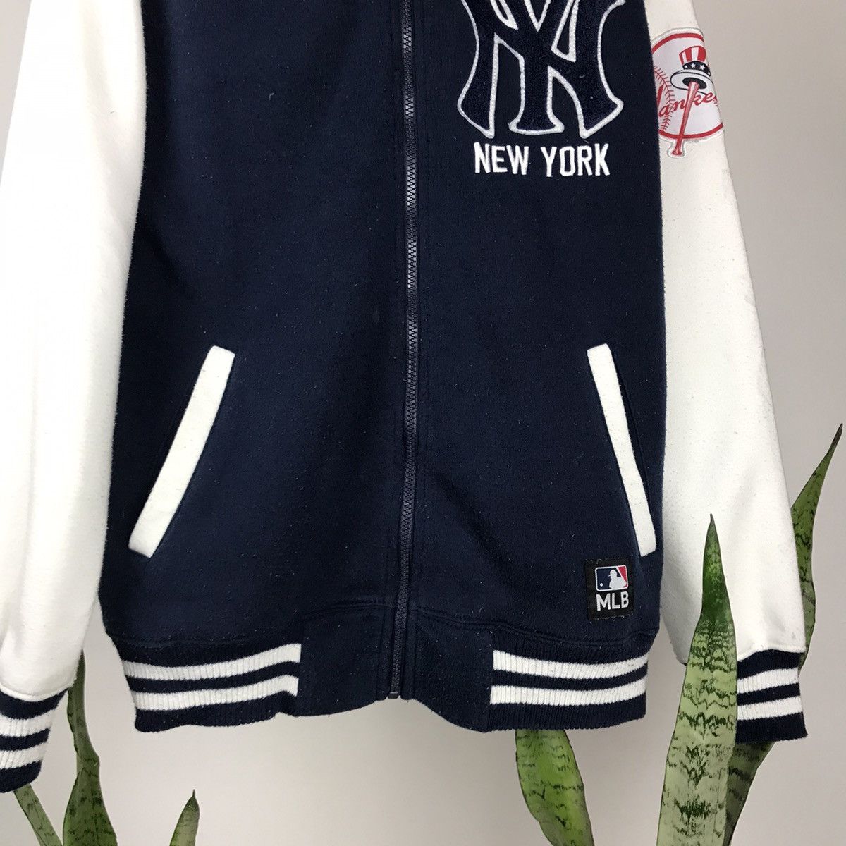 MLB × New York Yankees × Vintage Vintage NY Yankees Varsity Size US L / EU 52-54 / 3 - 4 Thumbnail