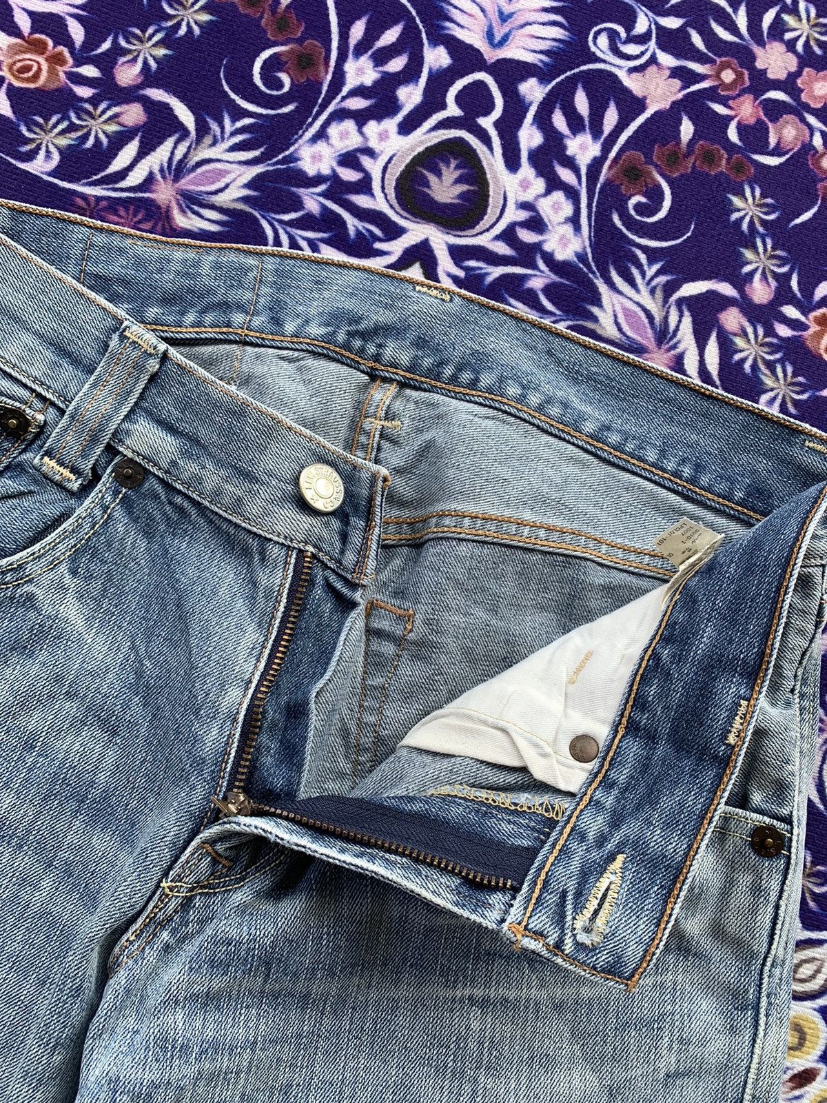 Levi's Vintage Levis 702 Faded Wash Denim Size US 32 / EU 48 - 4 Thumbnail