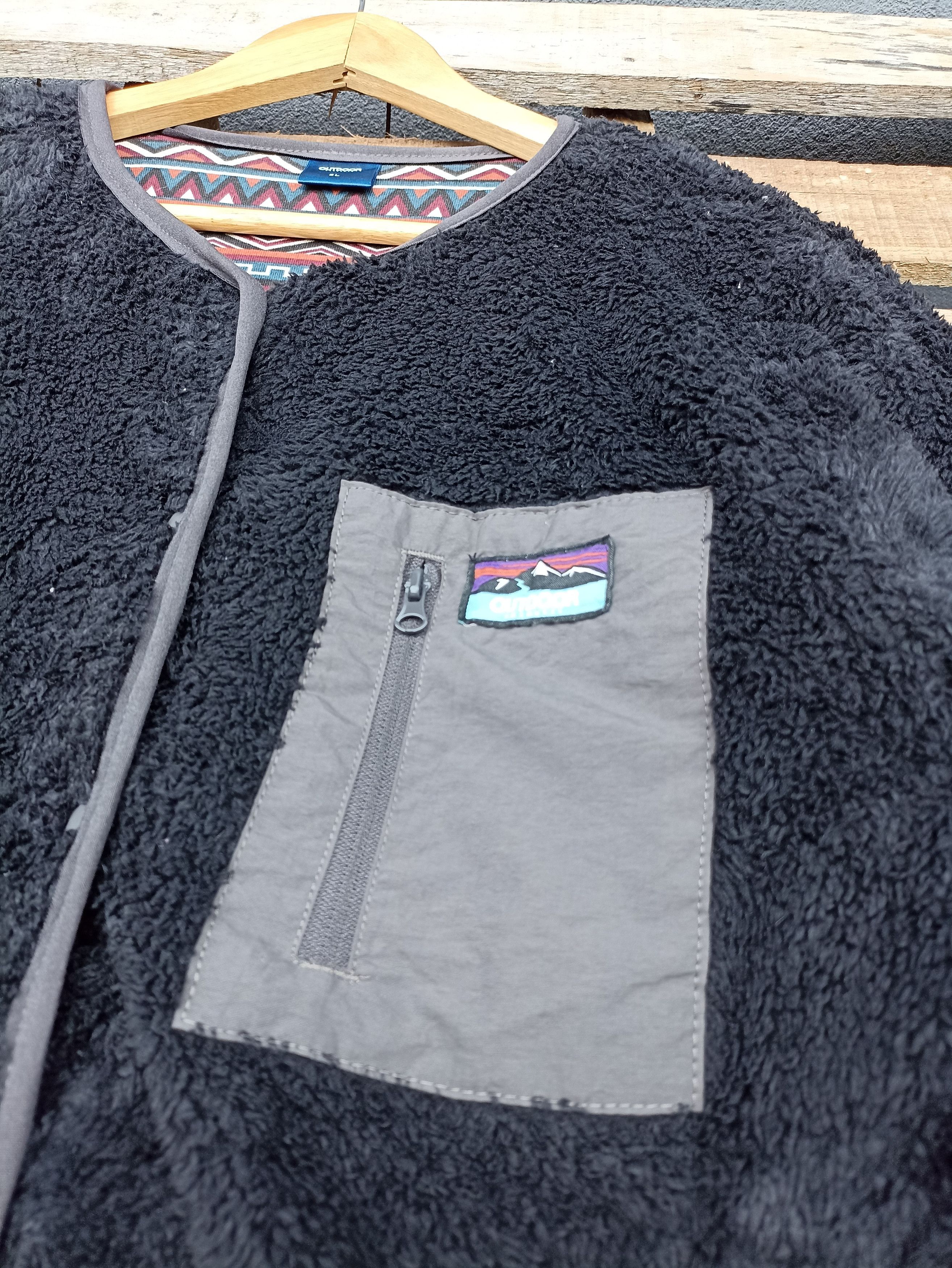 Japanese Brand Outdoor Reversible Pile Fleece Size US L / EU 52-54 / 3 - 5 Thumbnail