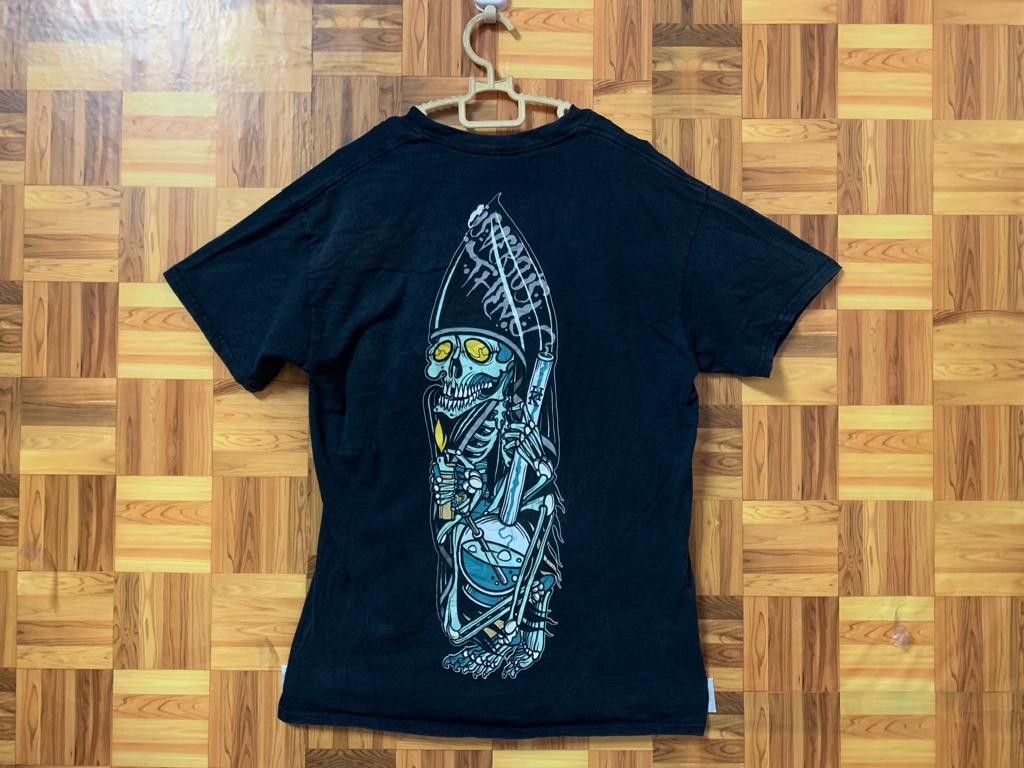 Us Versus Them Skull Design