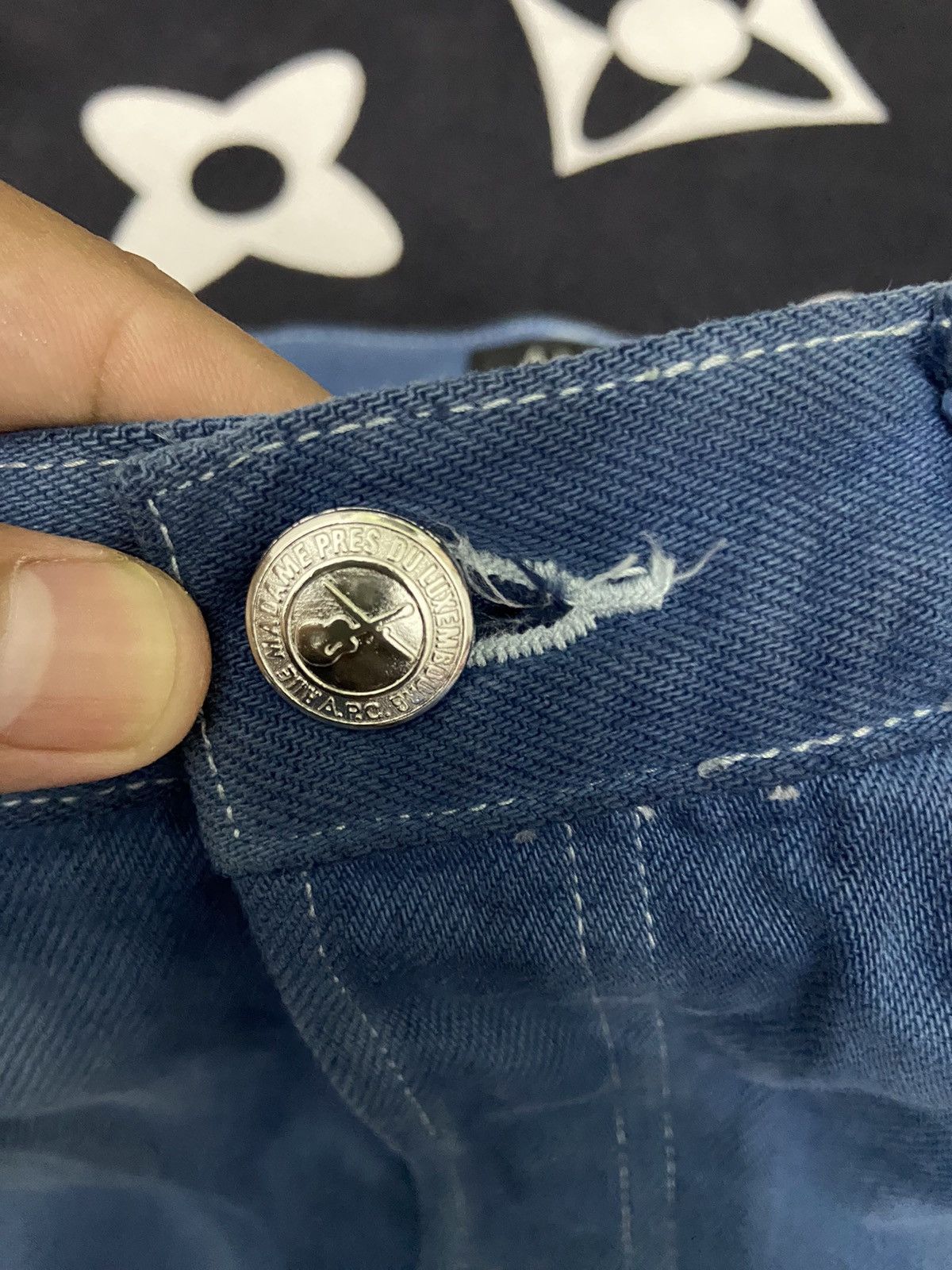 A.P.C. A.P.C blue jeans colour faded but look like design Size US 32 / EU 48 - 8 Thumbnail