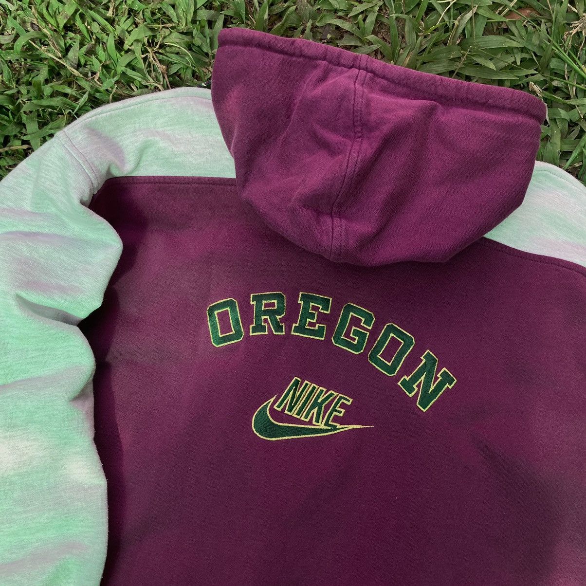 Nike × Vintage Vintage Nike Oregon Spellout Hoodie Size US L / EU 52-54 / 3 - 3 Thumbnail