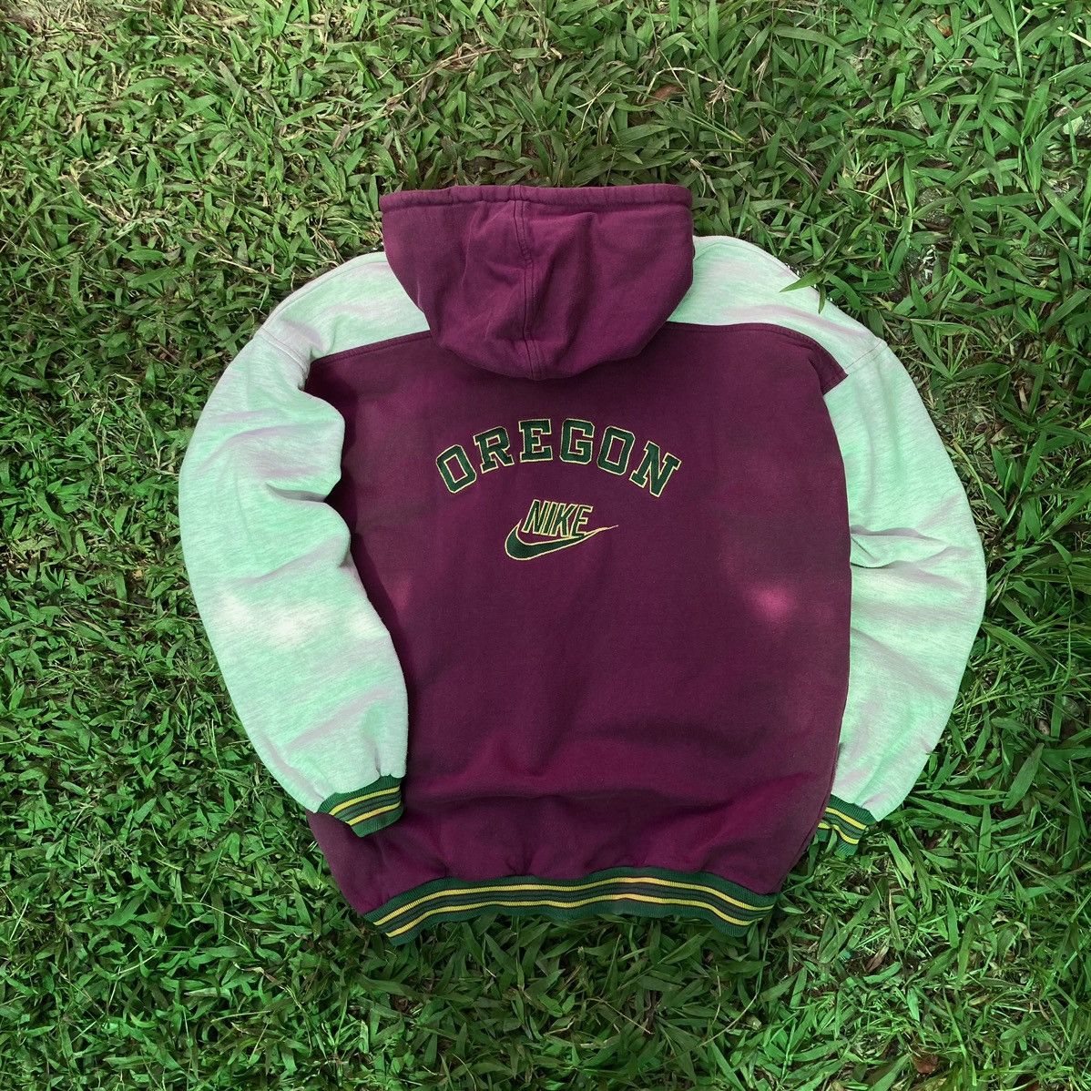 Nike × Vintage Vintage Nike Oregon Spellout Hoodie Size US L / EU 52-54 / 3 - 2 Thumbnail