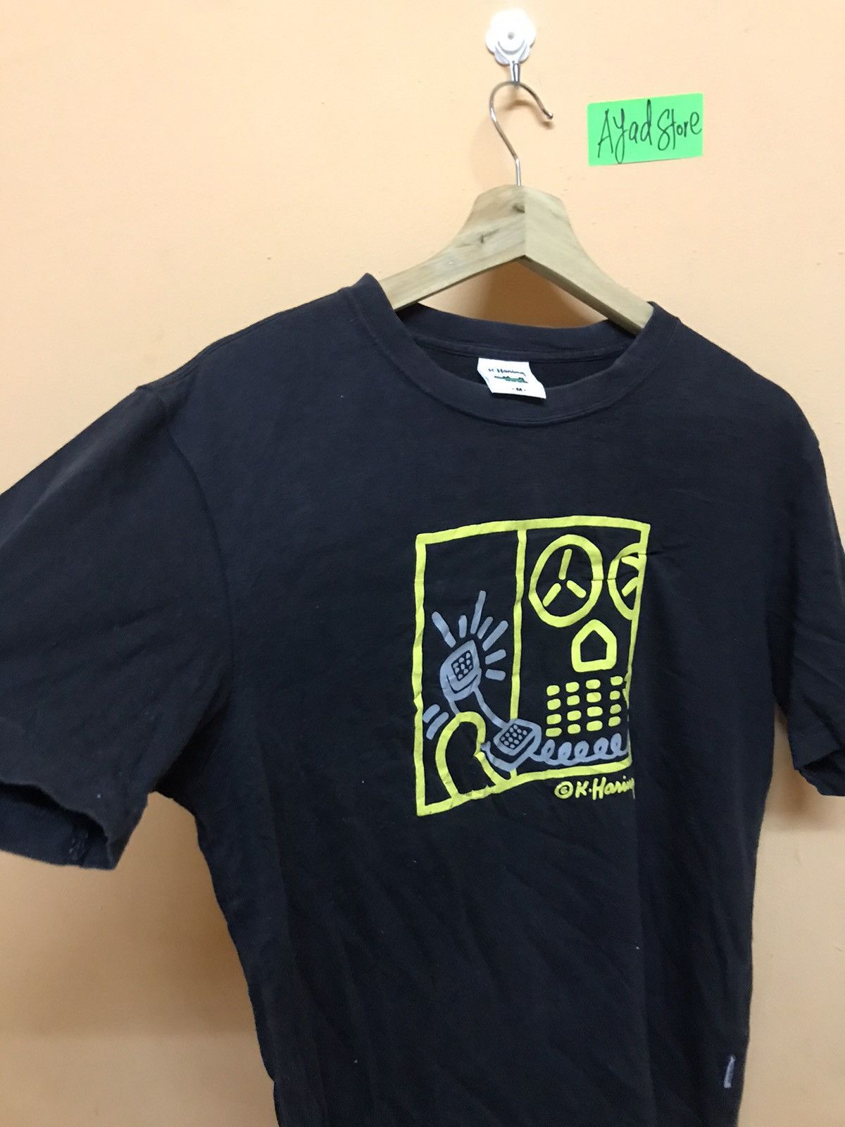 Keith Haring × Uniqlo ‼️KHARING TSHIRT ‼️ Size US M / EU 48-50 / 2 - 2 Thumbnail