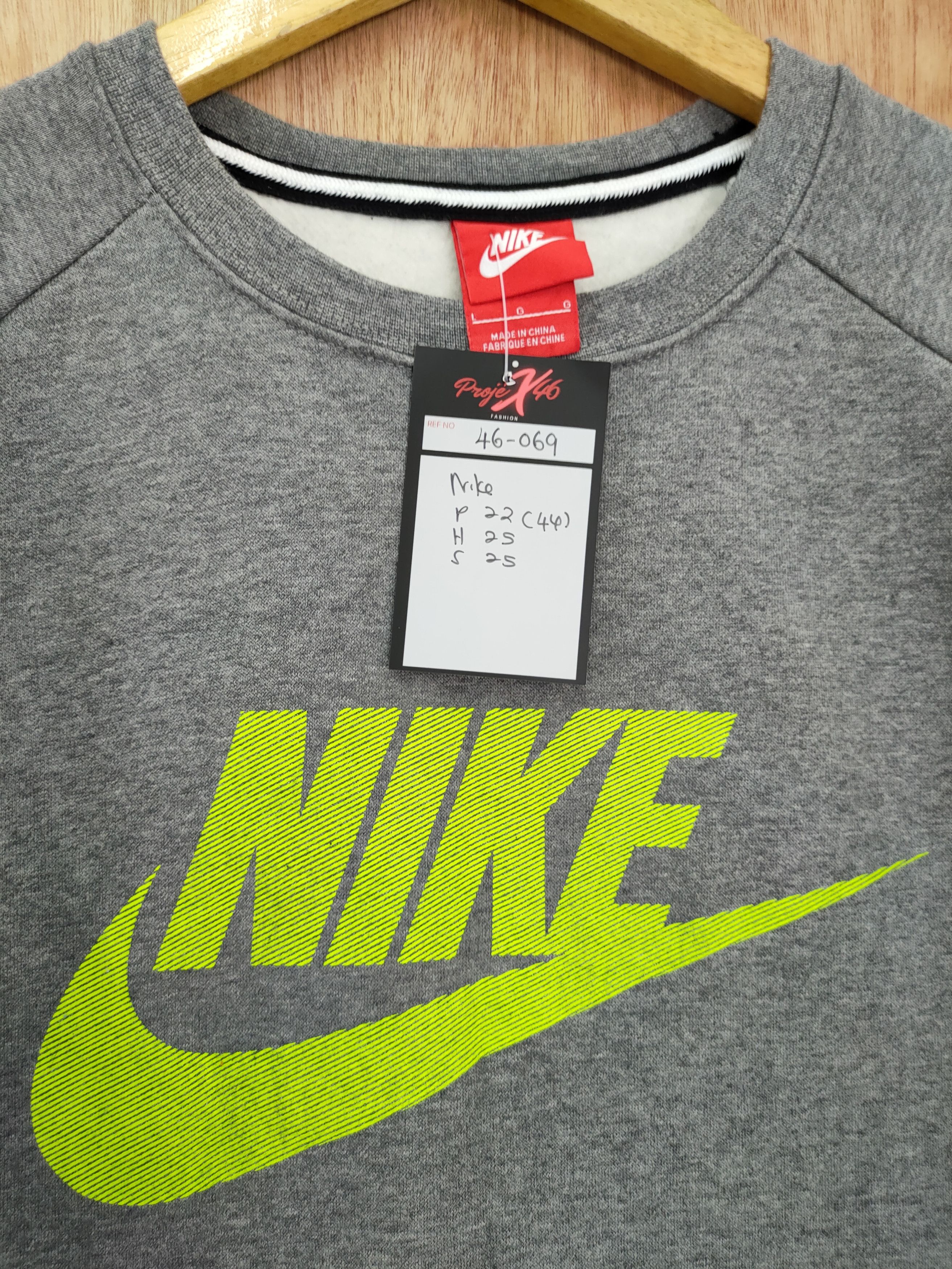 Nike Nike big logo red tag sweatshirt vintage #46-069 Size M / US 6-8 / IT 42-44 - 4 Thumbnail