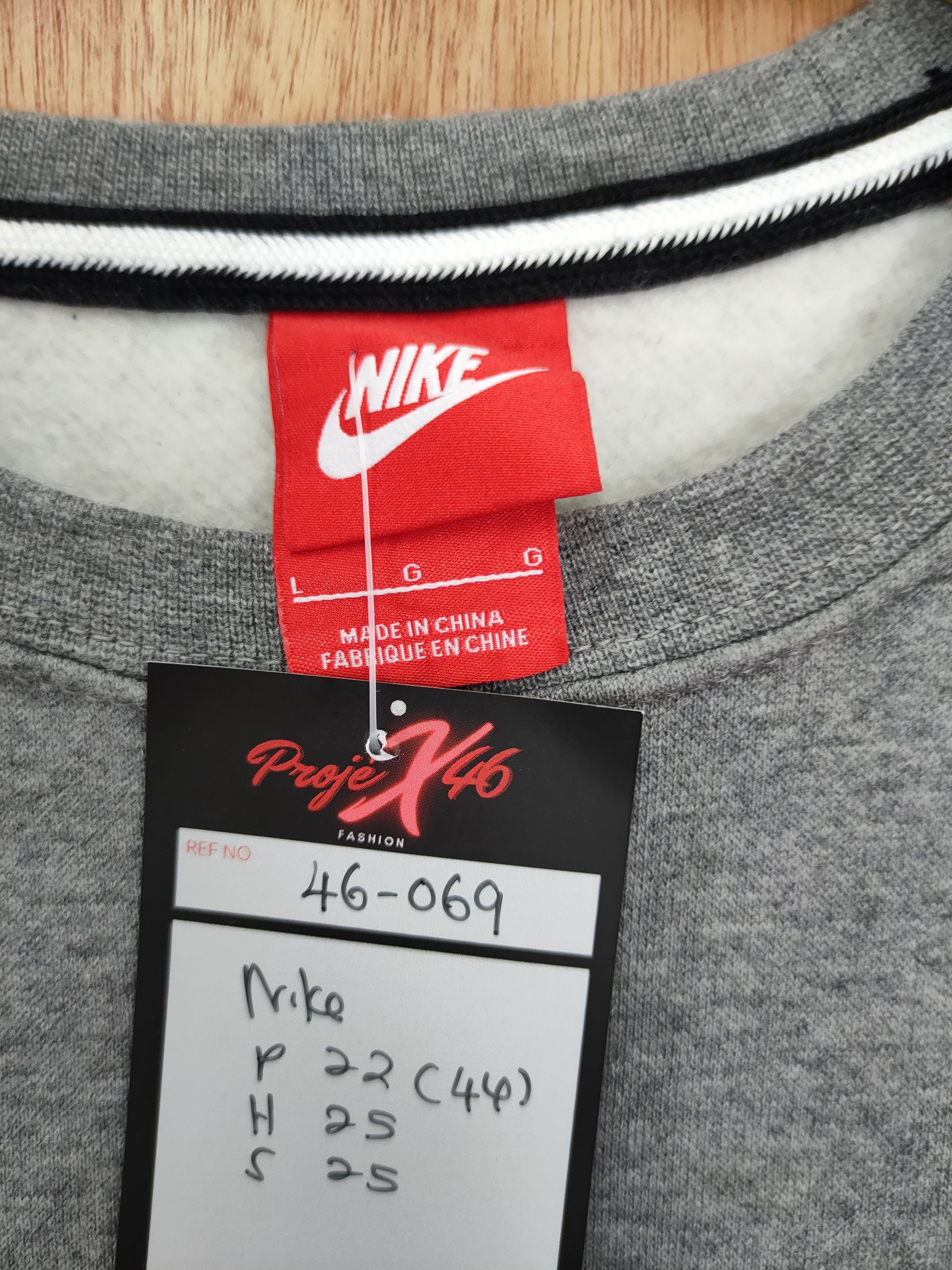 Nike Nike big logo red tag sweatshirt vintage #46-069 Size M / US 6-8 / IT 42-44 - 5 Thumbnail