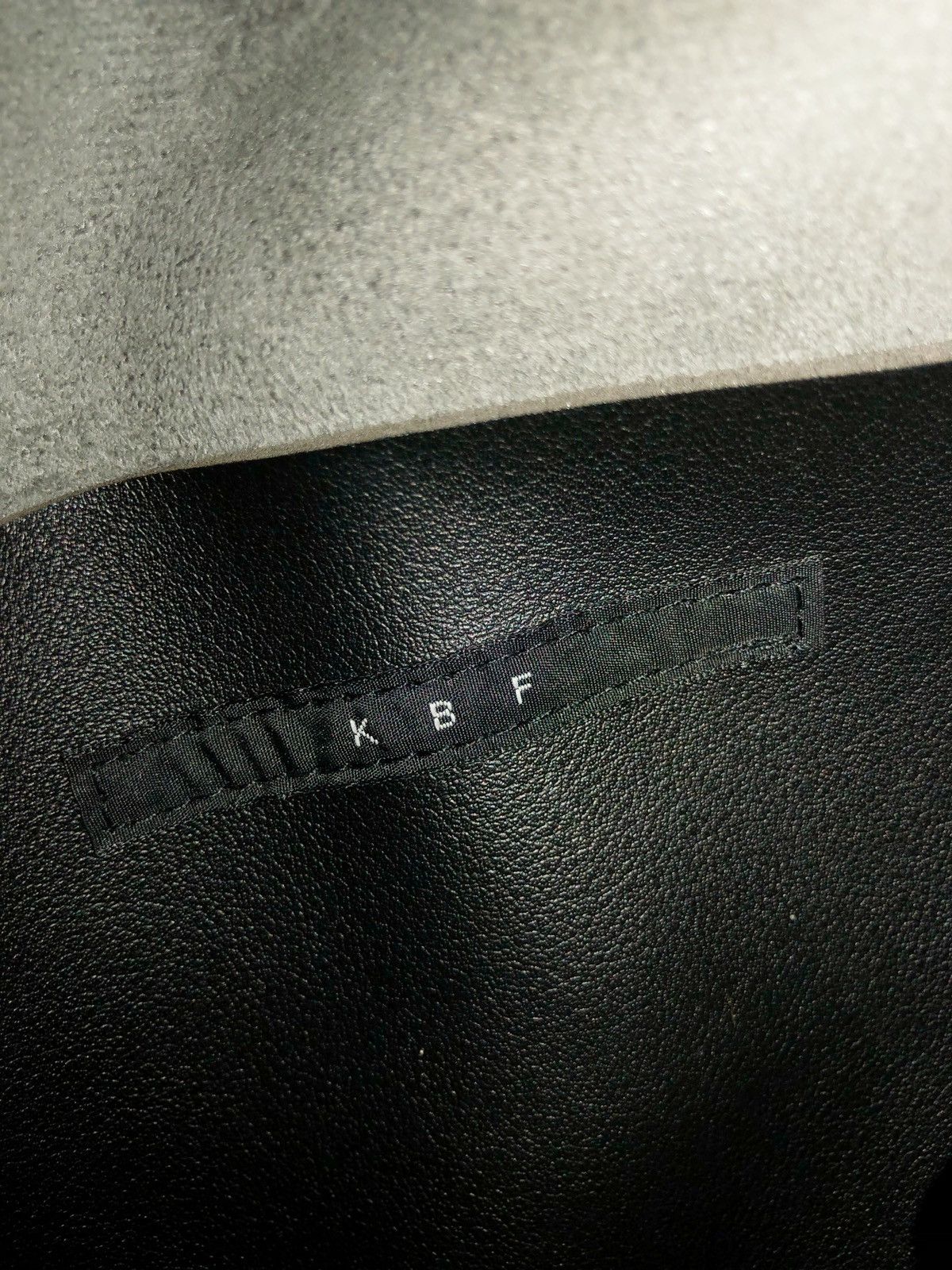 URBAN RESEARCH DOORS × Yohji Yamamoto 🇯🇵 K.B.F Avant-garde synthetic carry leather bag Size ONE SIZE - 13 Thumbnail
