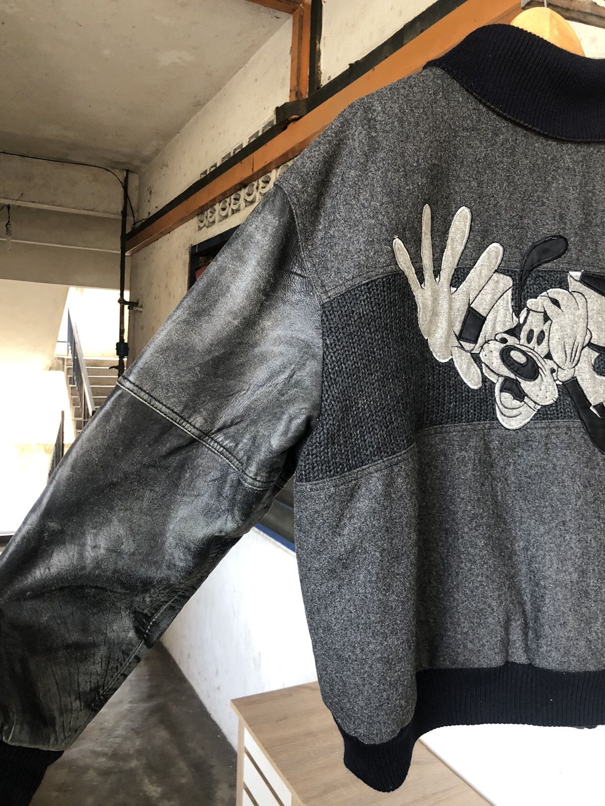 Japanese Brand Vintage Nuova Via Pelle x Goofy Arm Leather Varsity Jackets Size US M / EU 48-50 / 2 - 4 Thumbnail