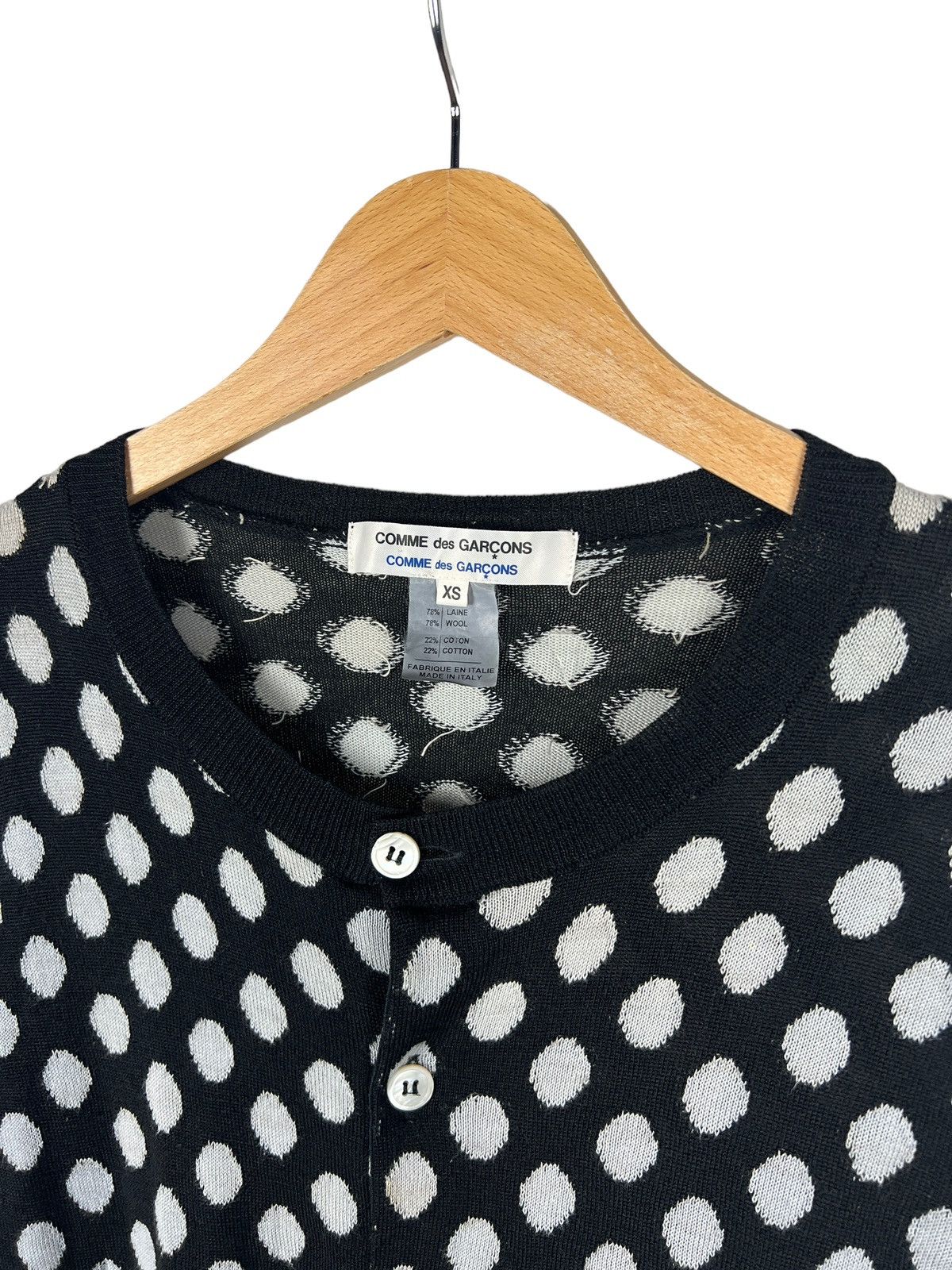 Comme des Garcons Comme des Garçons Distressed Sleeve Wrist Button Cardigan Size XS / US 0-2 / IT 36-38 - 3 Thumbnail