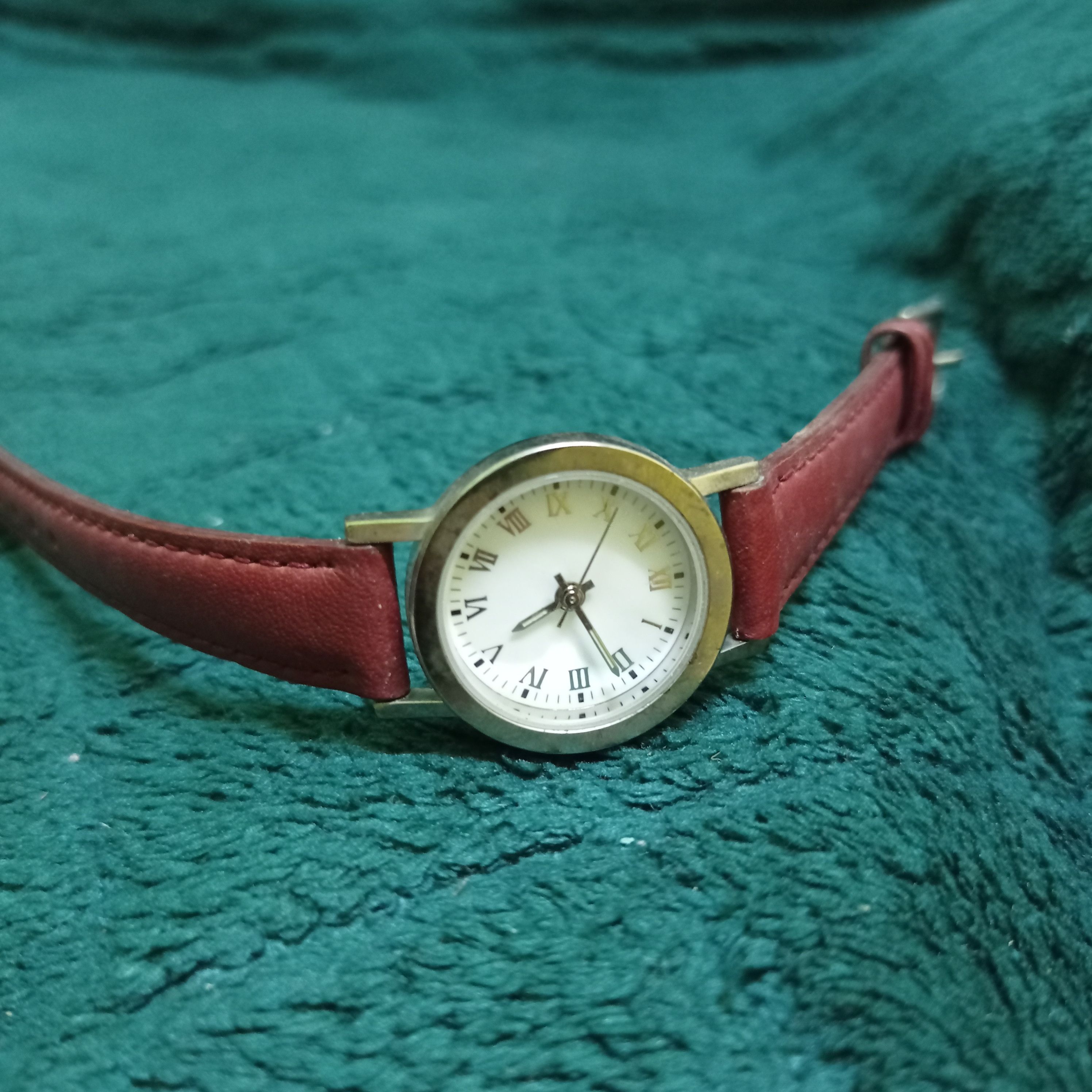Japanese Brand Vintage Unknown Brand Ladies Watch (Japanese Engine) Size ONE SIZE - 1 Thumbnail