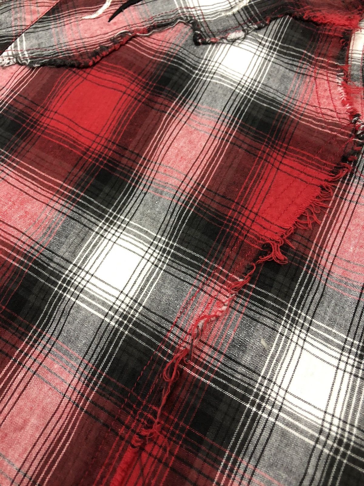 In The Attic 00’s In The Attic Homme tribal shadow plaid sleeveless Size US M / EU 48-50 / 2 - 13 Thumbnail