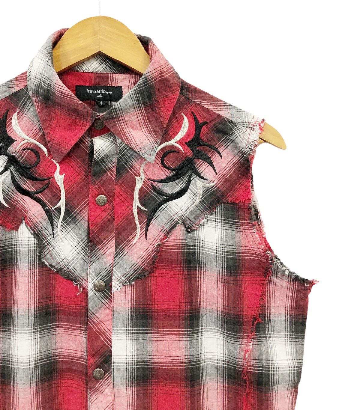In The Attic 00’s In The Attic Homme tribal shadow plaid sleeveless Size US M / EU 48-50 / 2 - 9 Thumbnail