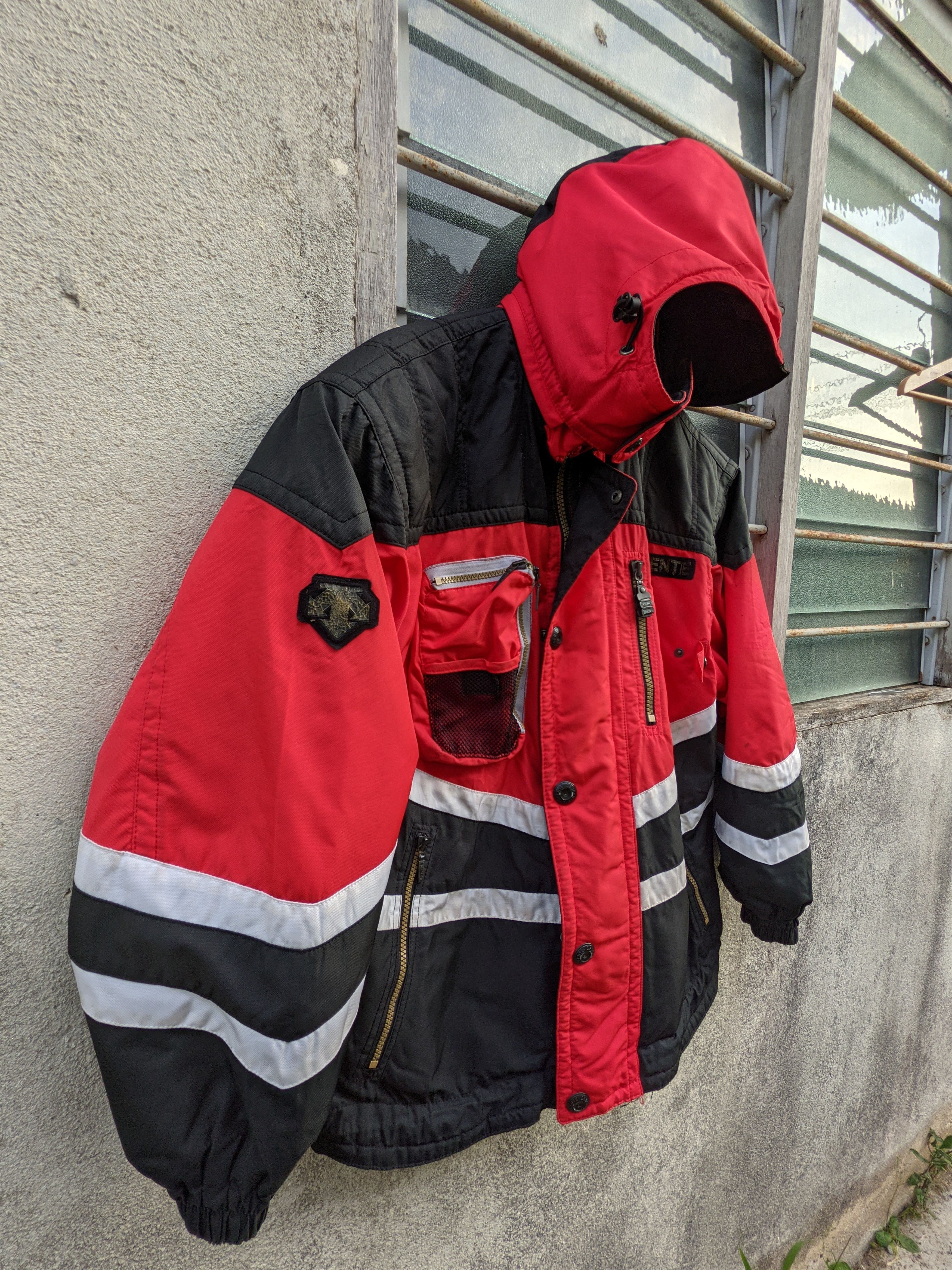 Descente Vintage Descente Skiwear Jacket Size US L / EU 52-54 / 3 - 4 Thumbnail
