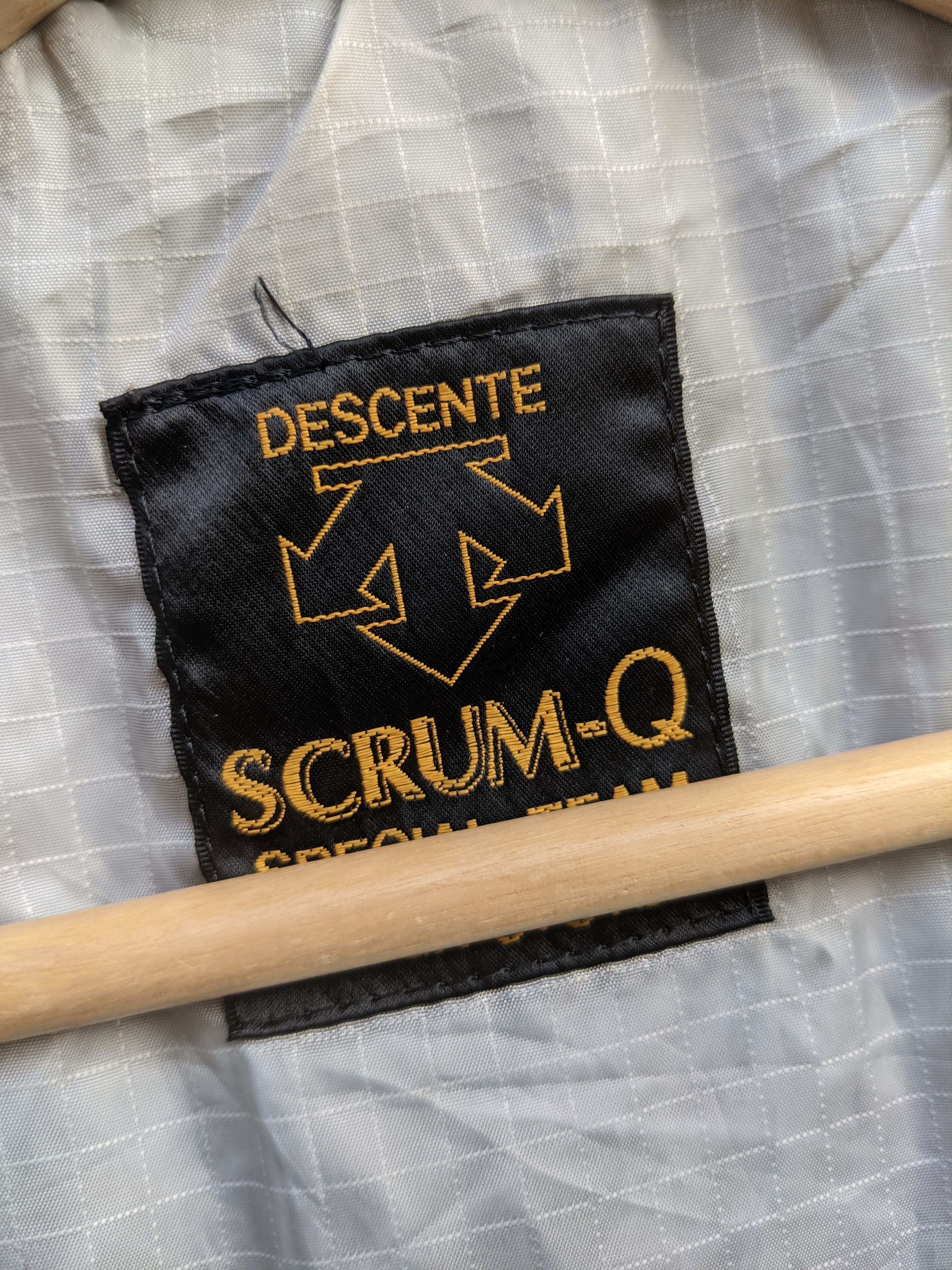 Descente Vintage Descente Skiwear Jacket Size US L / EU 52-54 / 3 - 9 Thumbnail