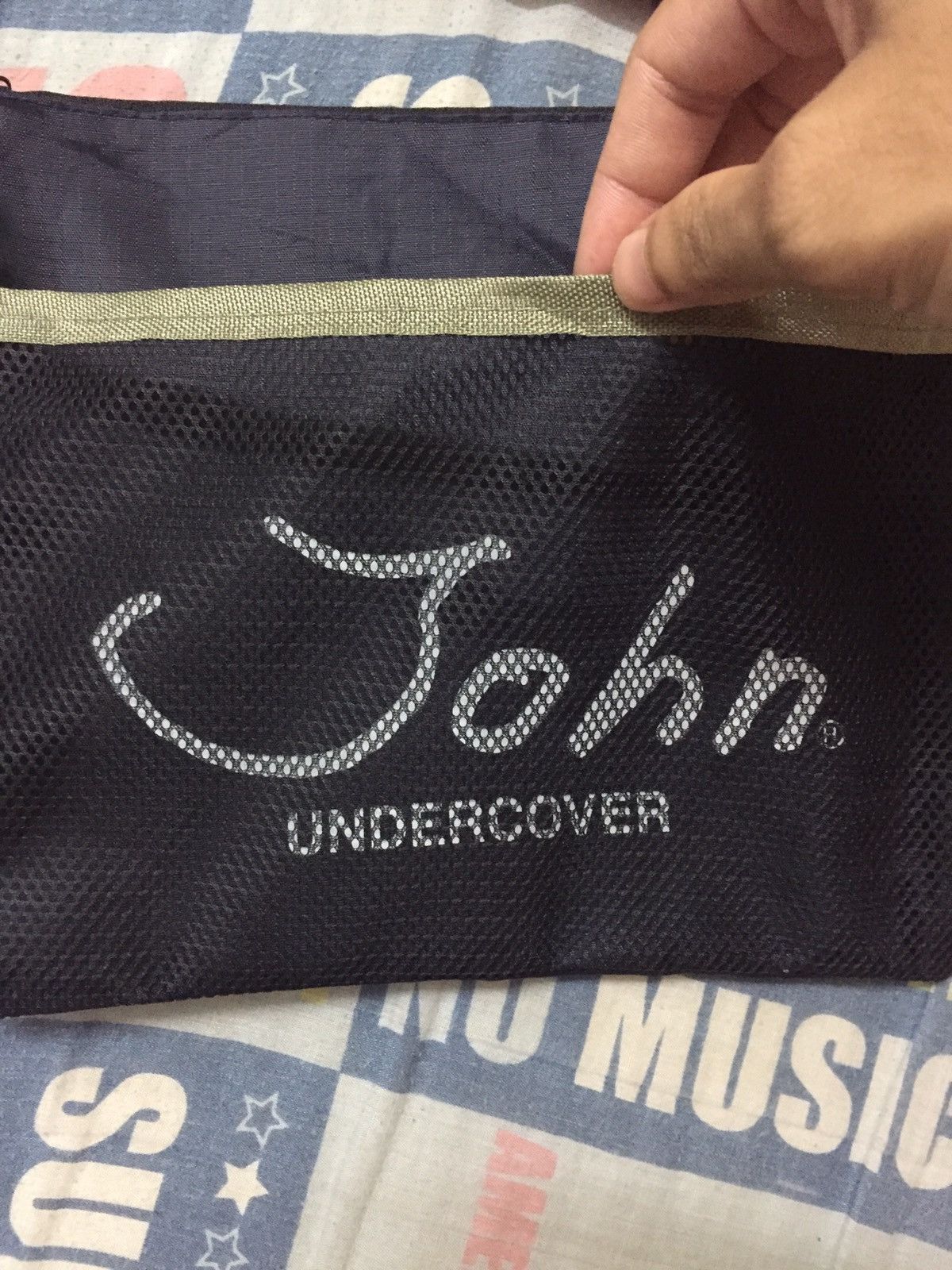John Undercover John Undercover Shoulder Sling Bag Big Spellout Size ONE SIZE - 3 Thumbnail