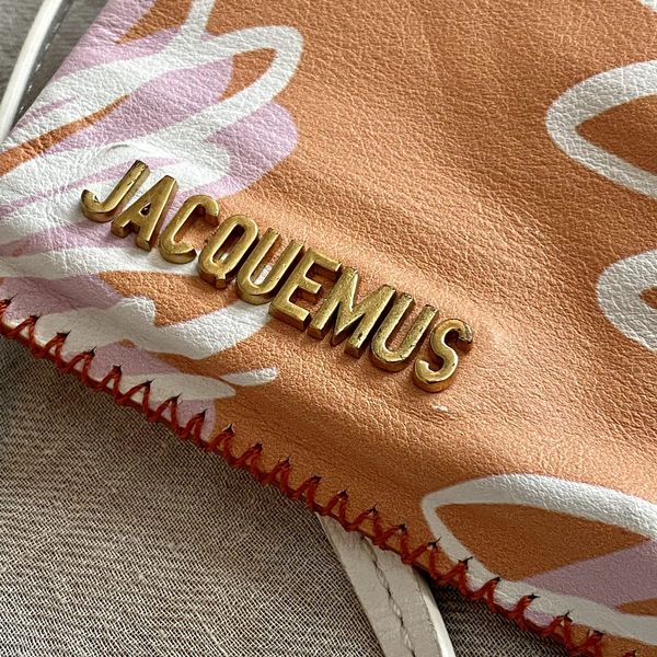 Jacquemus Jacquemus le pochon lavande leather crossbody bag Grailed