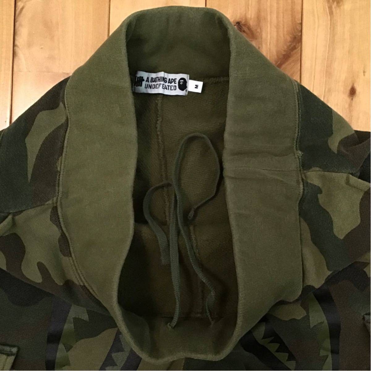 Bape × Undefeated BAPE × undefeated Shark sweat pants woodland camo ★size M Size US 32 / EU 48 - 4 Thumbnail