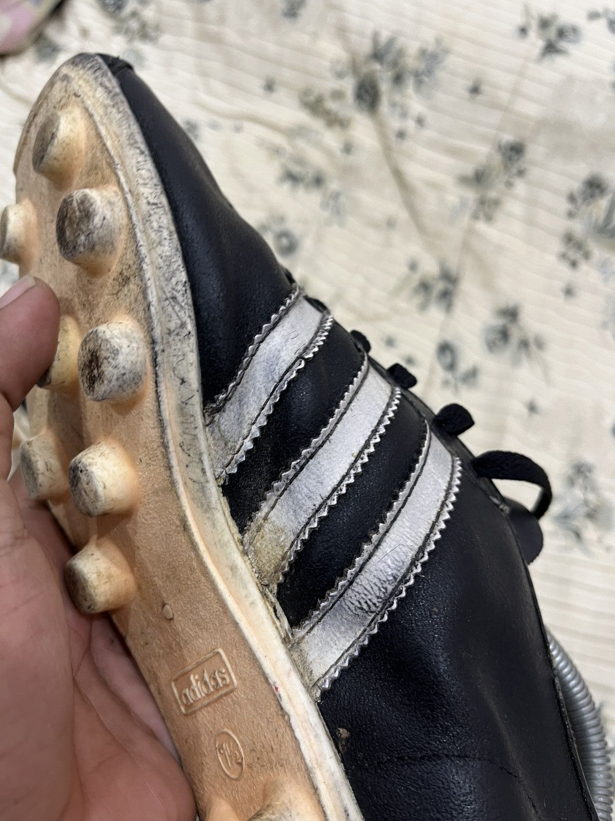 Adidas VINTAGE ADIDAS UWE SOCCER BOOTS / SHOES Size US 7.5 / EU 40-41 - 8 Thumbnail