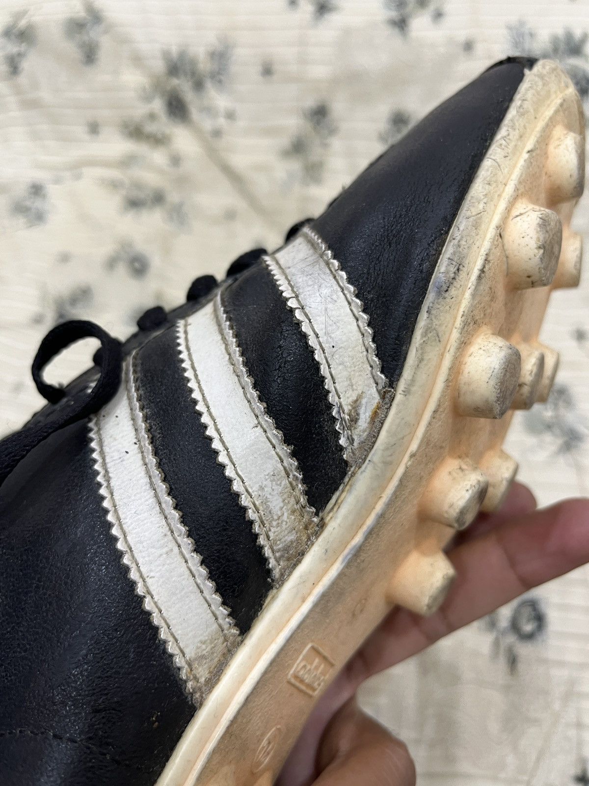 Adidas VINTAGE ADIDAS UWE SOCCER BOOTS / SHOES Size US 7.5 / EU 40-41 - 13 Thumbnail