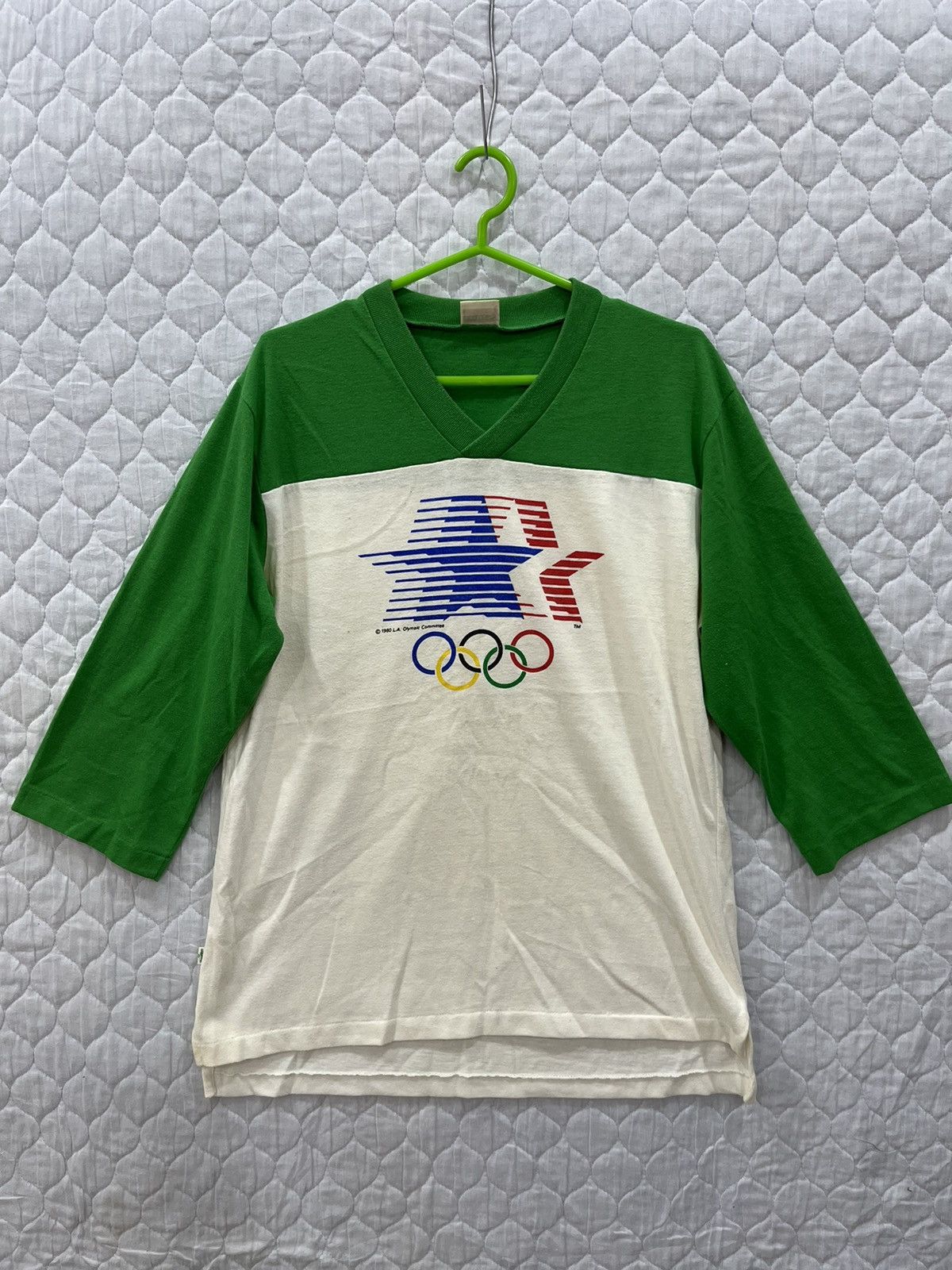 E. VINTAGE LEVIS OLYMPIC LA 3QUARTER TSHIRT