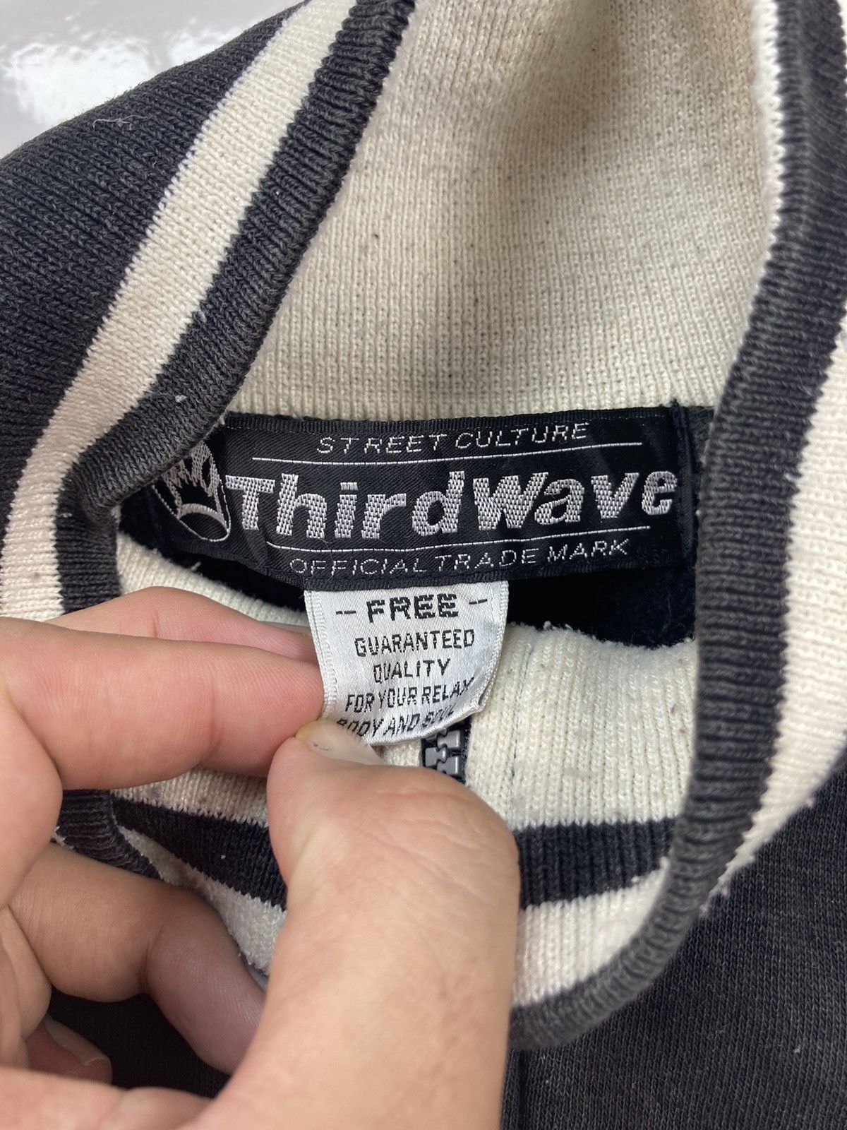 Vintage Vintage 90s Third Wave Made In USA Sweatshirt Black White Size US L / EU 52-54 / 3 - 3 Thumbnail