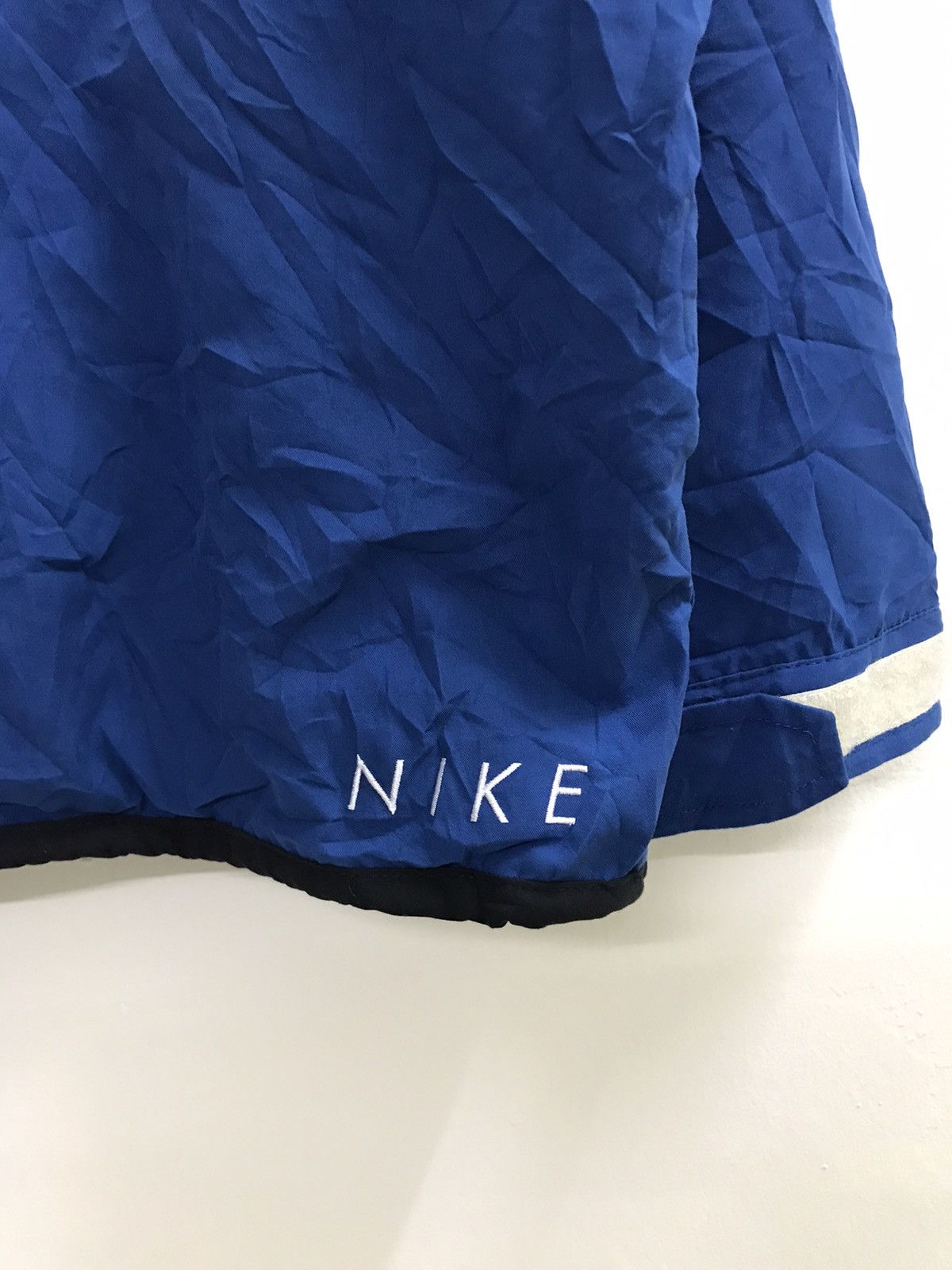 Japanese Brand × Nike × Vintage Vintage Nike Swoosh Windbreaker Hoodie Women Size M / US 6-8 / IT 42-44 - 4 Thumbnail