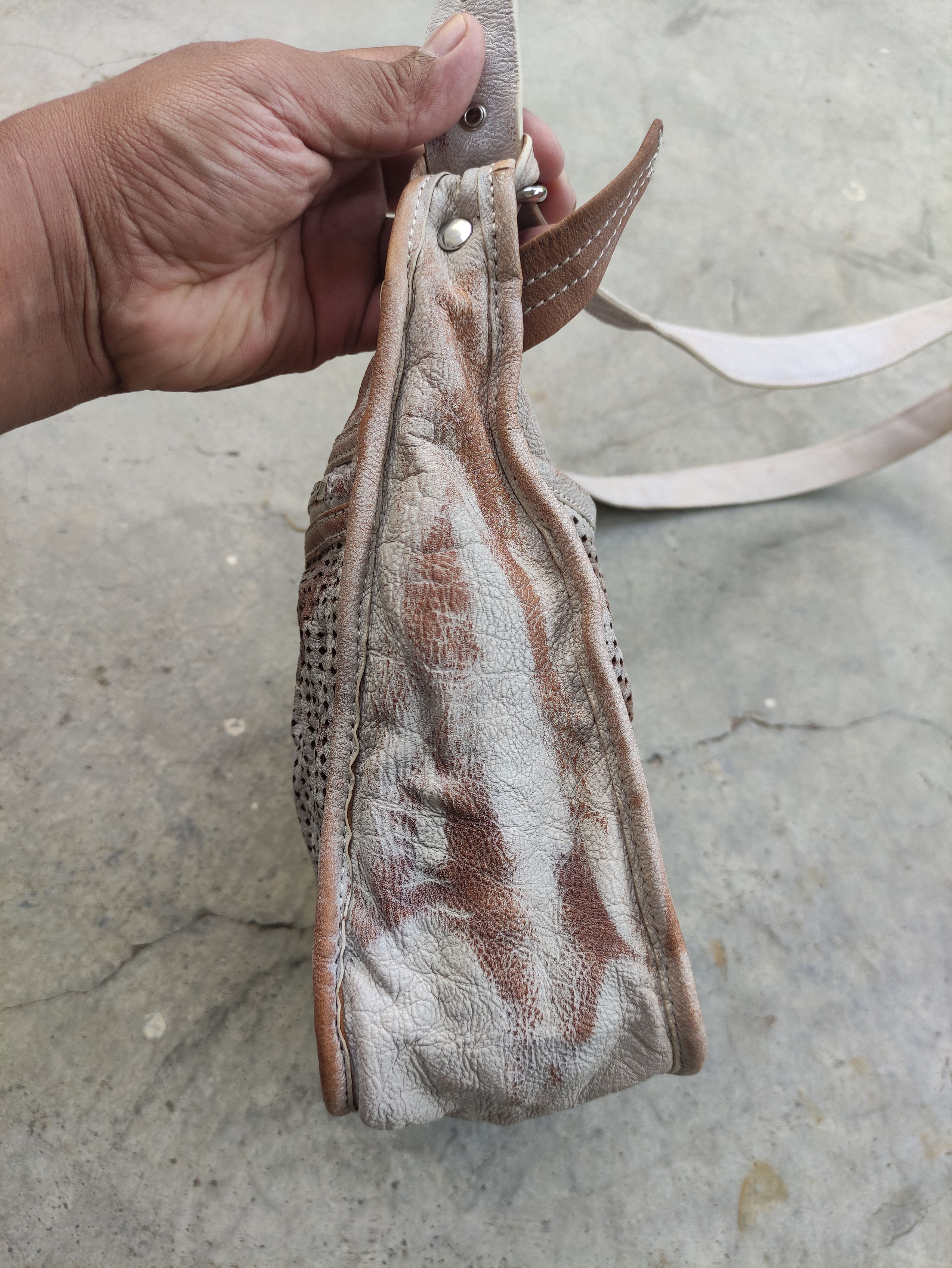Lacoste LACOSTE VINTAGE COW LEATHER SHOULDER BAG Size ONE SIZE - 8 Thumbnail