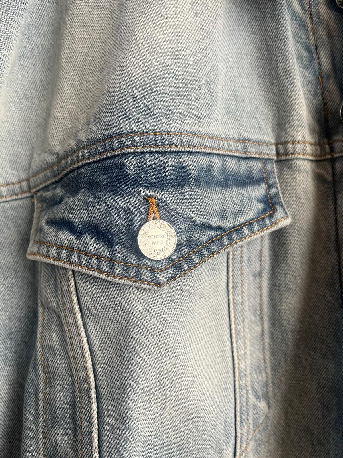 Vetements Oversized Denim Jacket in Light Blue Size US M / EU 48-50 / 2 - 8 Thumbnail