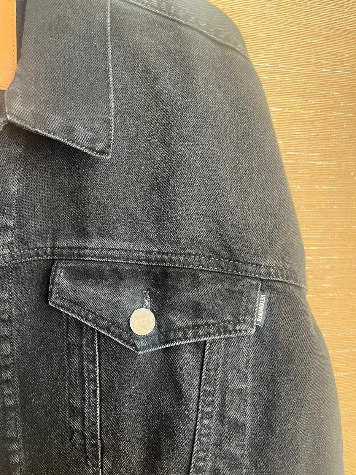 Vetements Oversized Denim Jacket in Black Size US M / EU 48-50 / 2 - 13 Thumbnail
