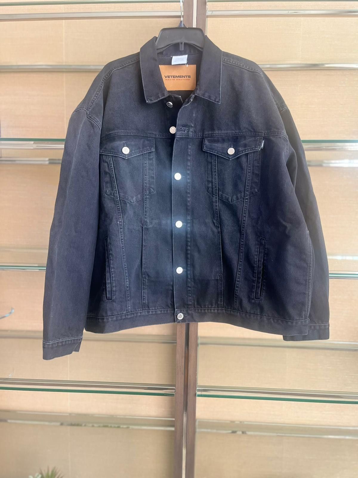 Vetements Oversized Denim Jacket in Black Size US M / EU 48-50 / 2 - 5 Thumbnail