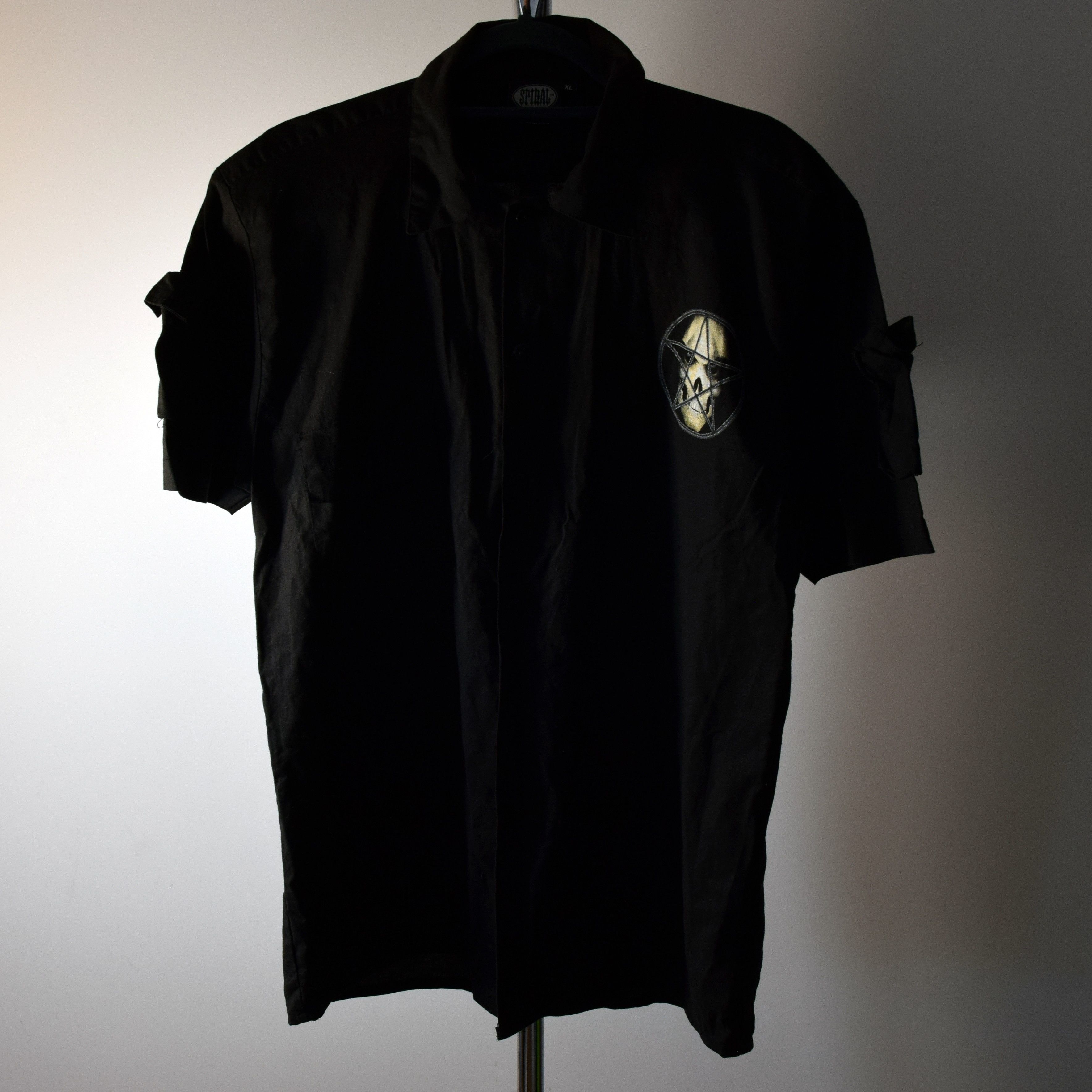 Band Tees Vintage Rock T-Shirt Skull Spiral Pentagram Gothic SHIRT XL Size US XL / EU 56 / 4 - 2 Thumbnail