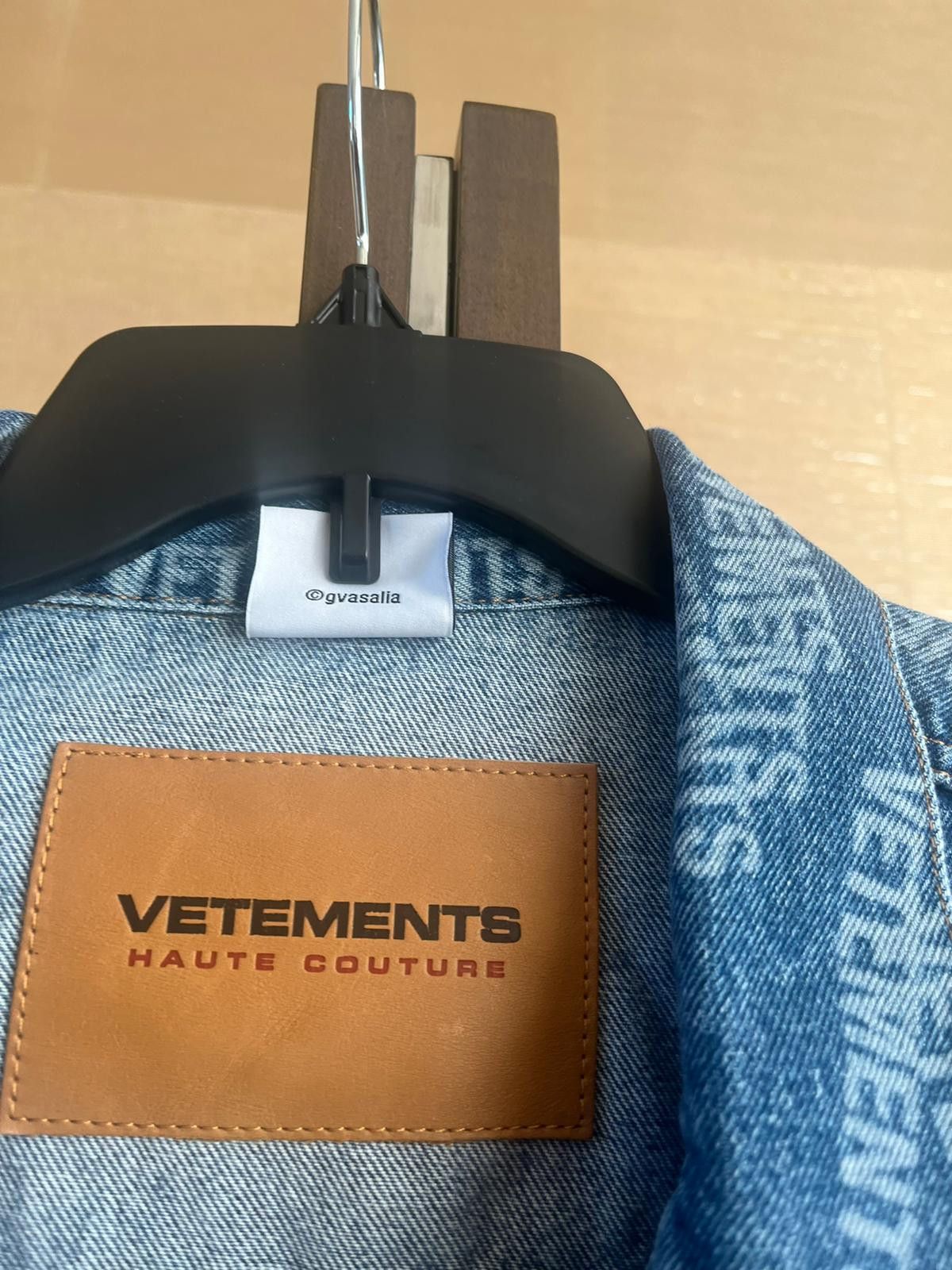 Vetements Logo All Over Denim Jacket in Light Blue Size US L / EU 52-54 / 3 - 12 Thumbnail
