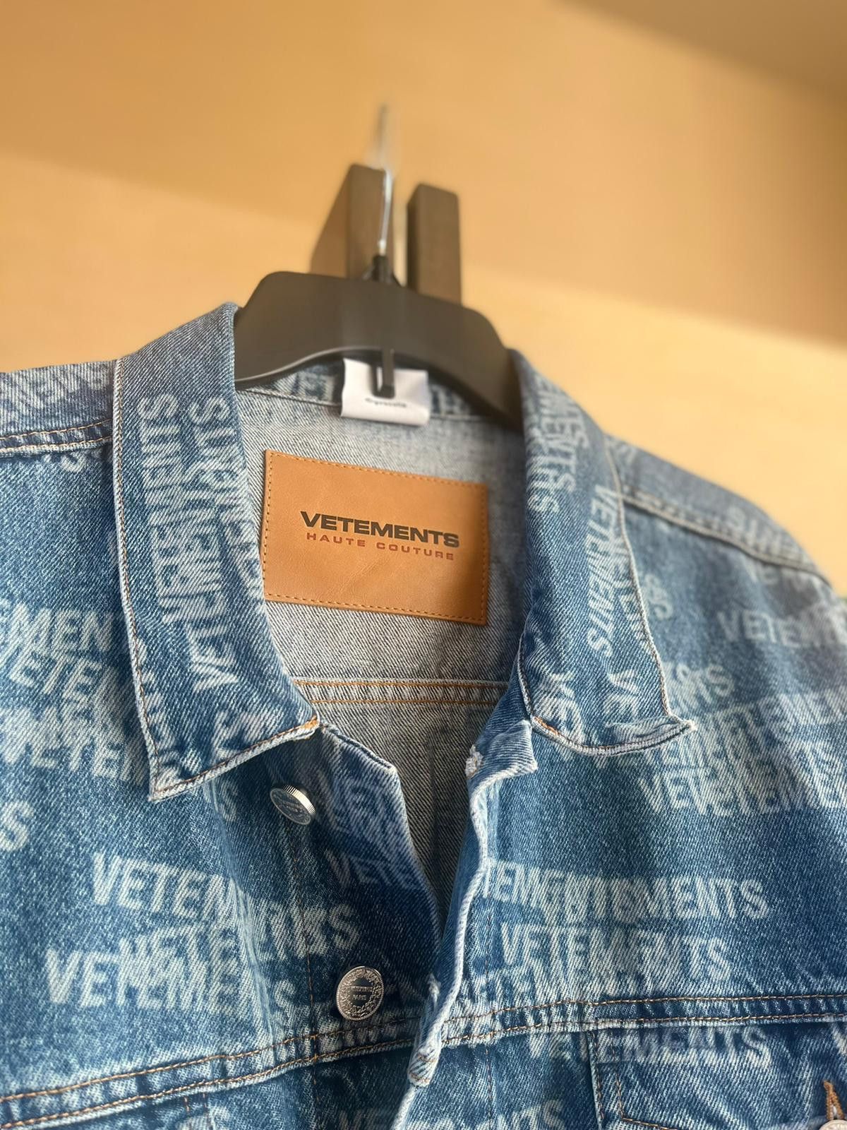 Vetements Logo All Over Denim Jacket in Light Blue Size US L / EU 52-54 / 3 - 10 Thumbnail