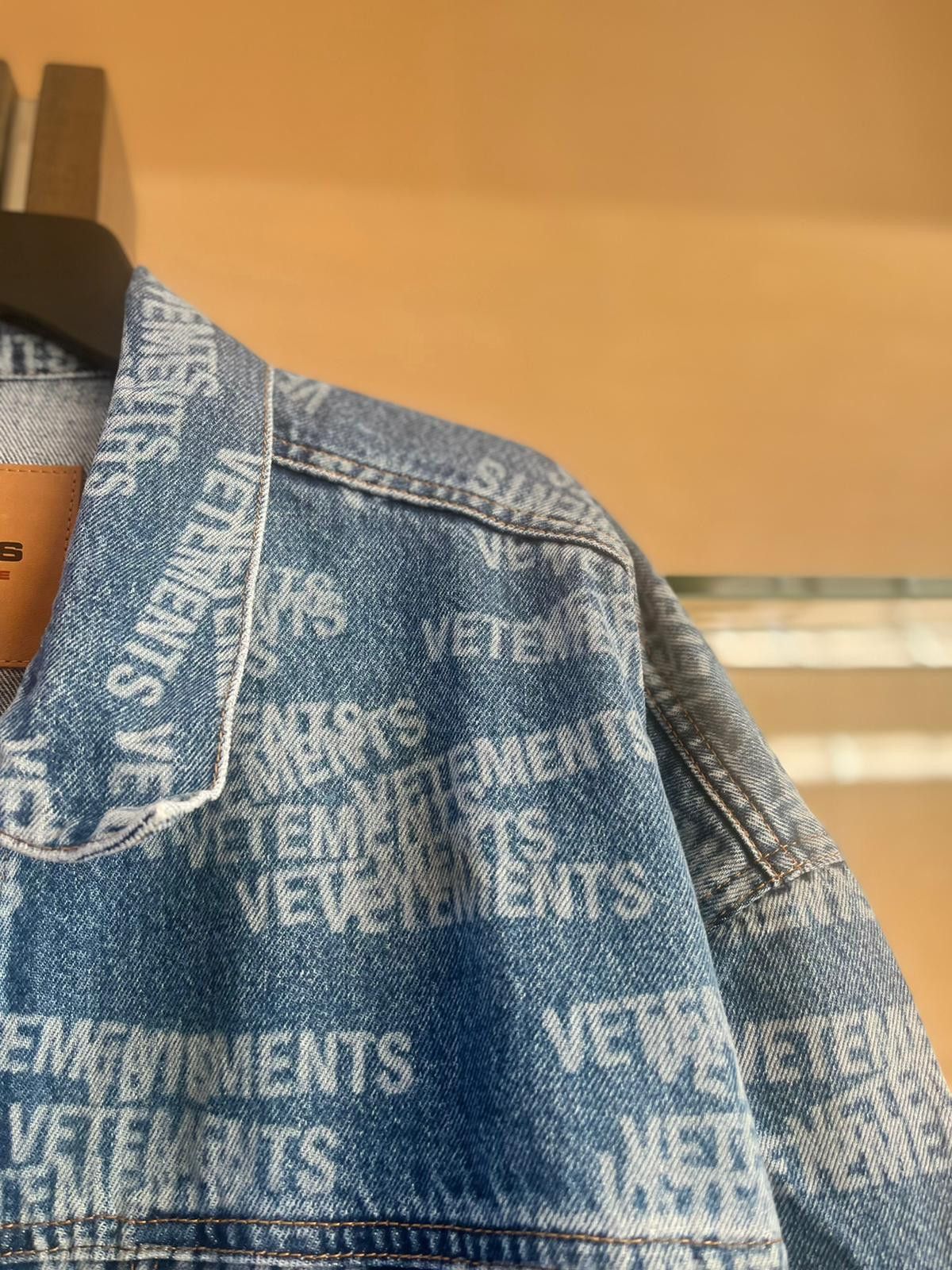 Vetements Logo All Over Denim Jacket in Light Blue Size US L / EU 52-54 / 3 - 9 Thumbnail