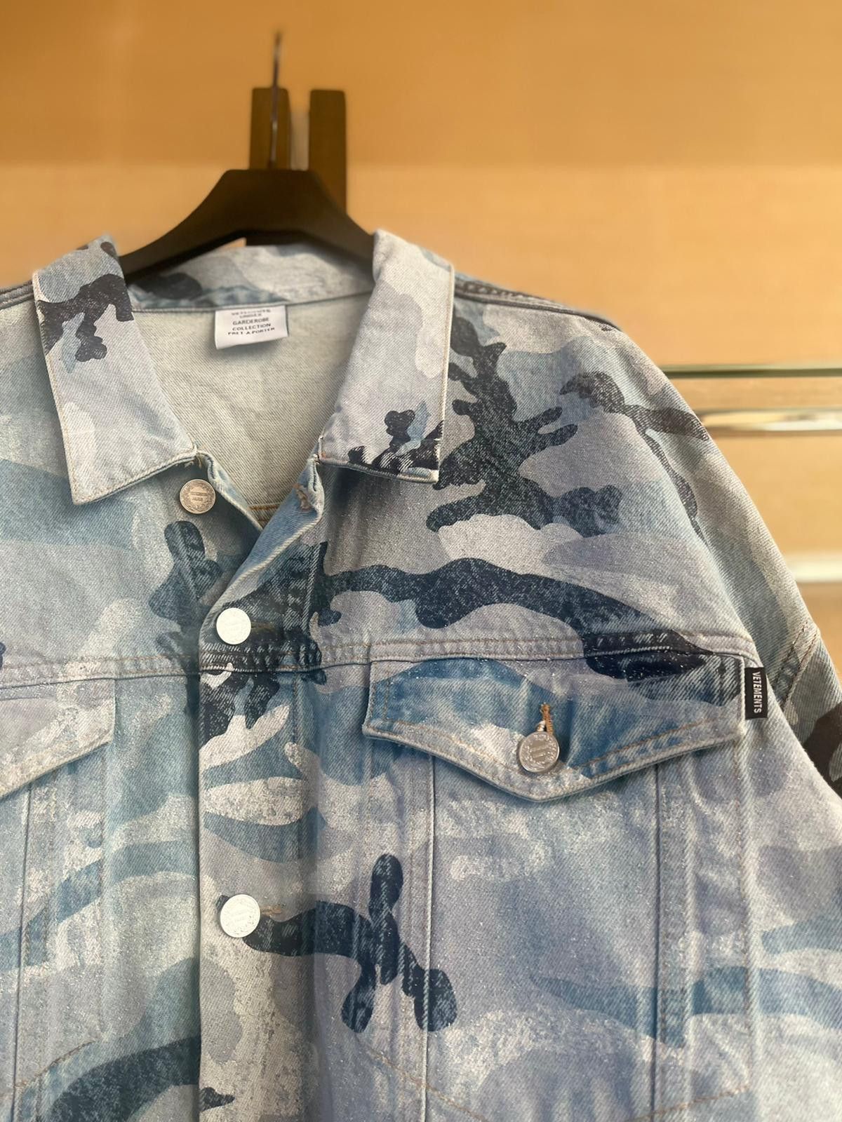 Vetements Oversized Denim Jacket in Grey Camo Size US M / EU 48-50 / 2 - 8 Thumbnail