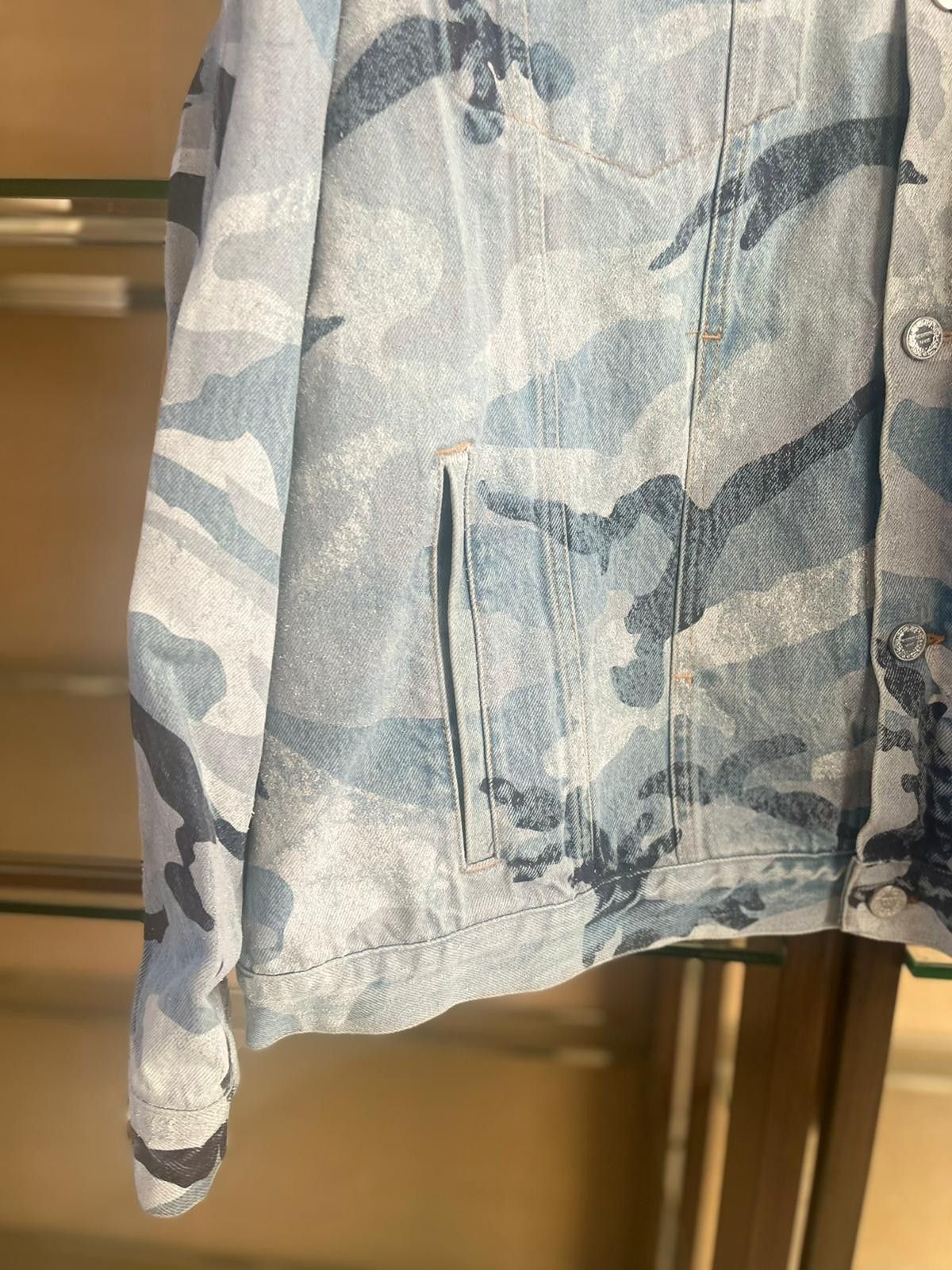 Vetements Oversized Denim Jacket in Grey Camo Size US M / EU 48-50 / 2 - 24 Thumbnail