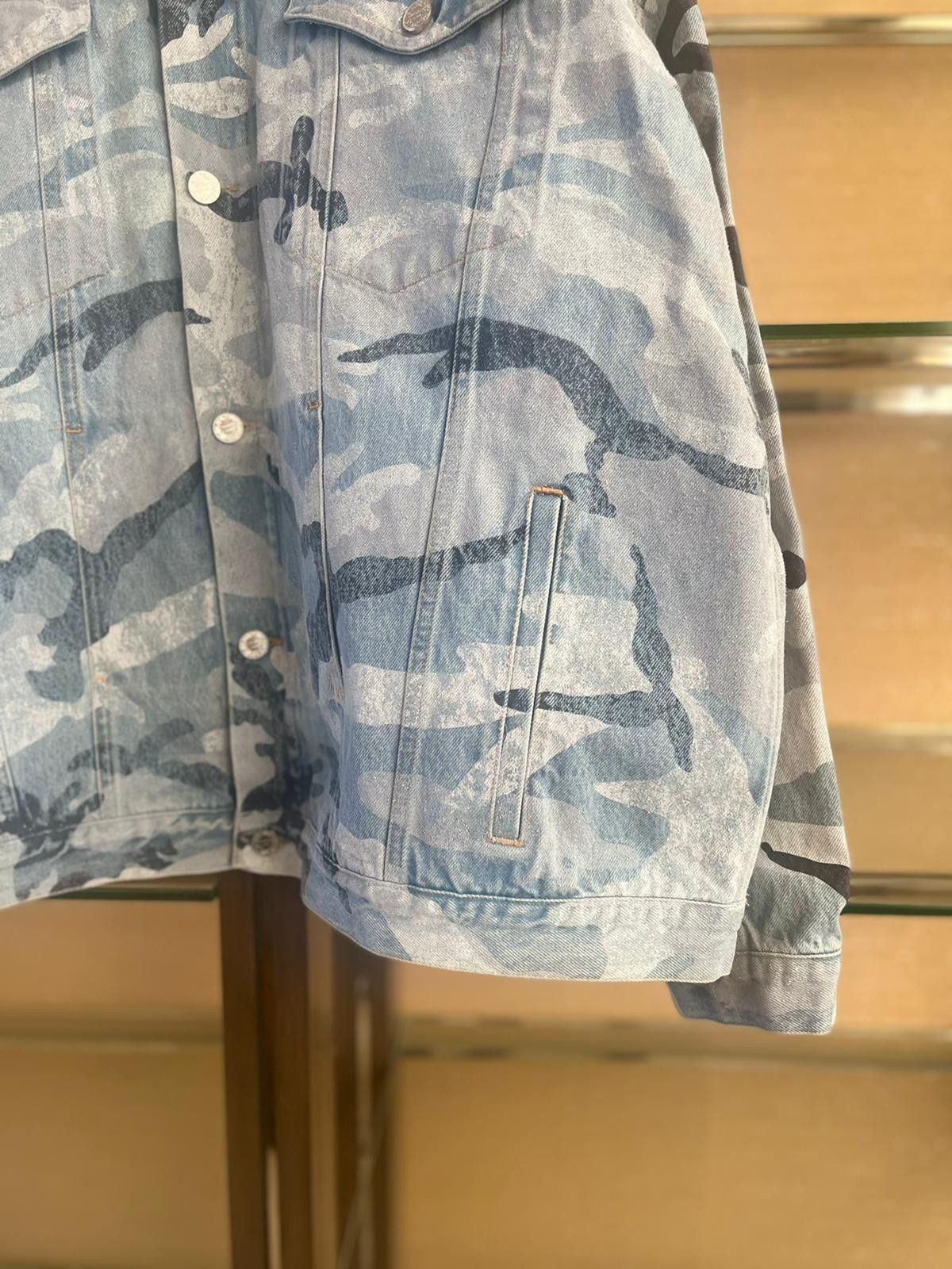 Vetements Oversized Denim Jacket in Grey Camo Size US M / EU 48-50 / 2 - 7 Thumbnail