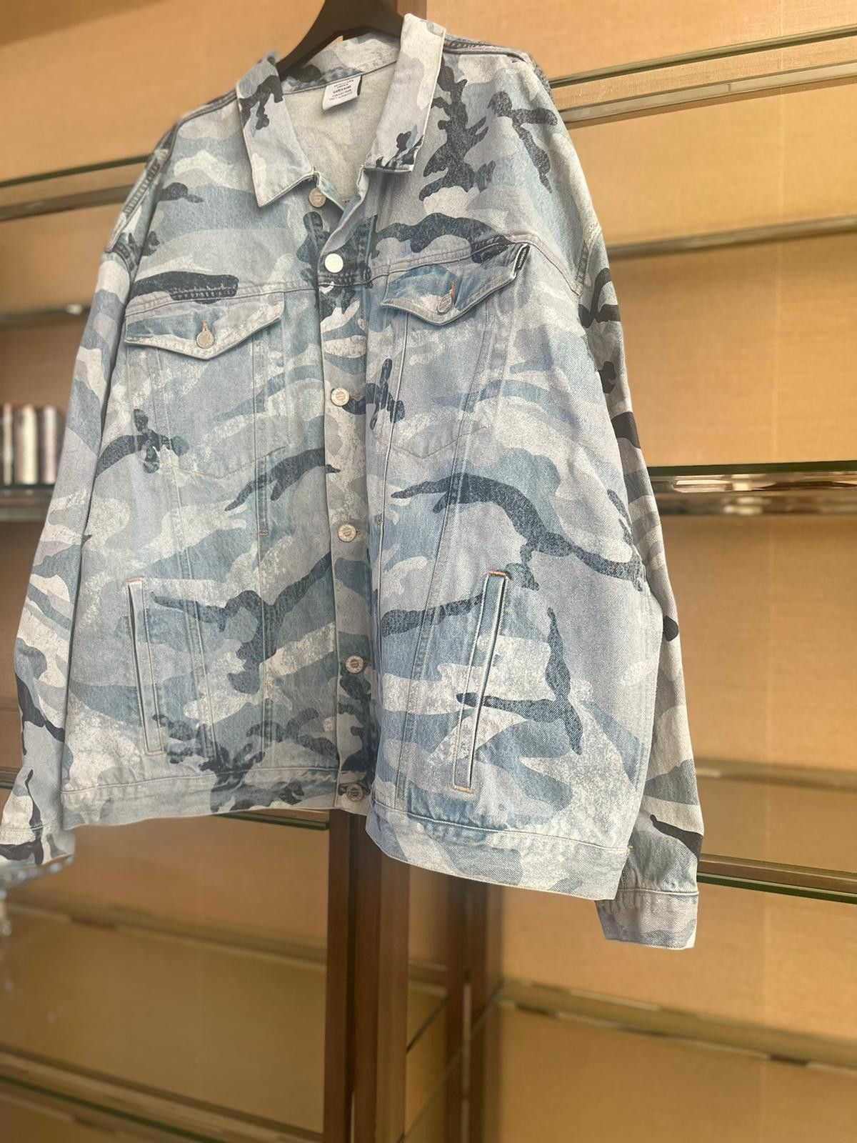Vetements Oversized Denim Jacket in Grey Camo Size US M / EU 48-50 / 2 - 6 Thumbnail