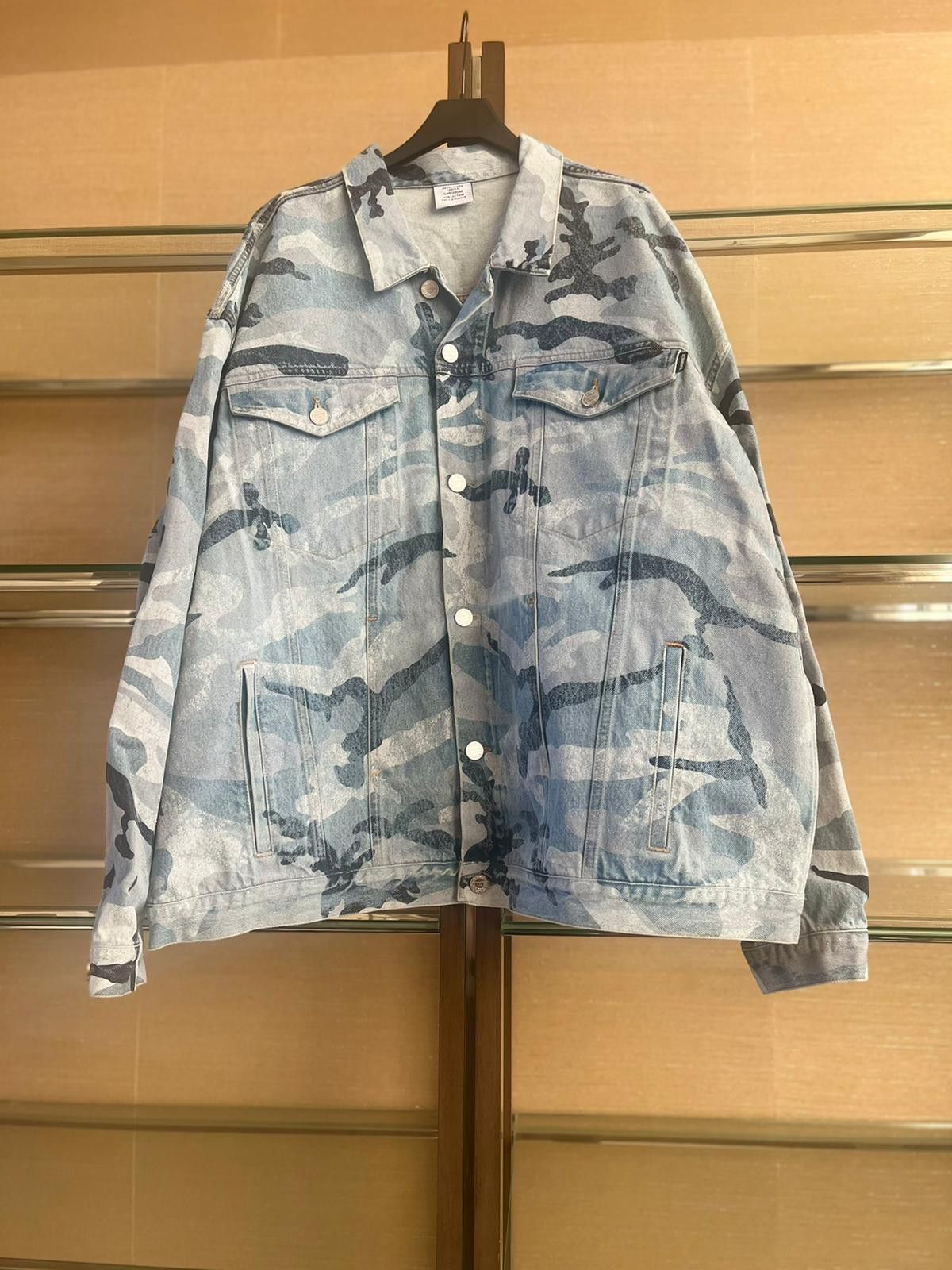 Vetements Oversized Denim Jacket in Grey Camo Size US M / EU 48-50 / 2 - 3 Thumbnail