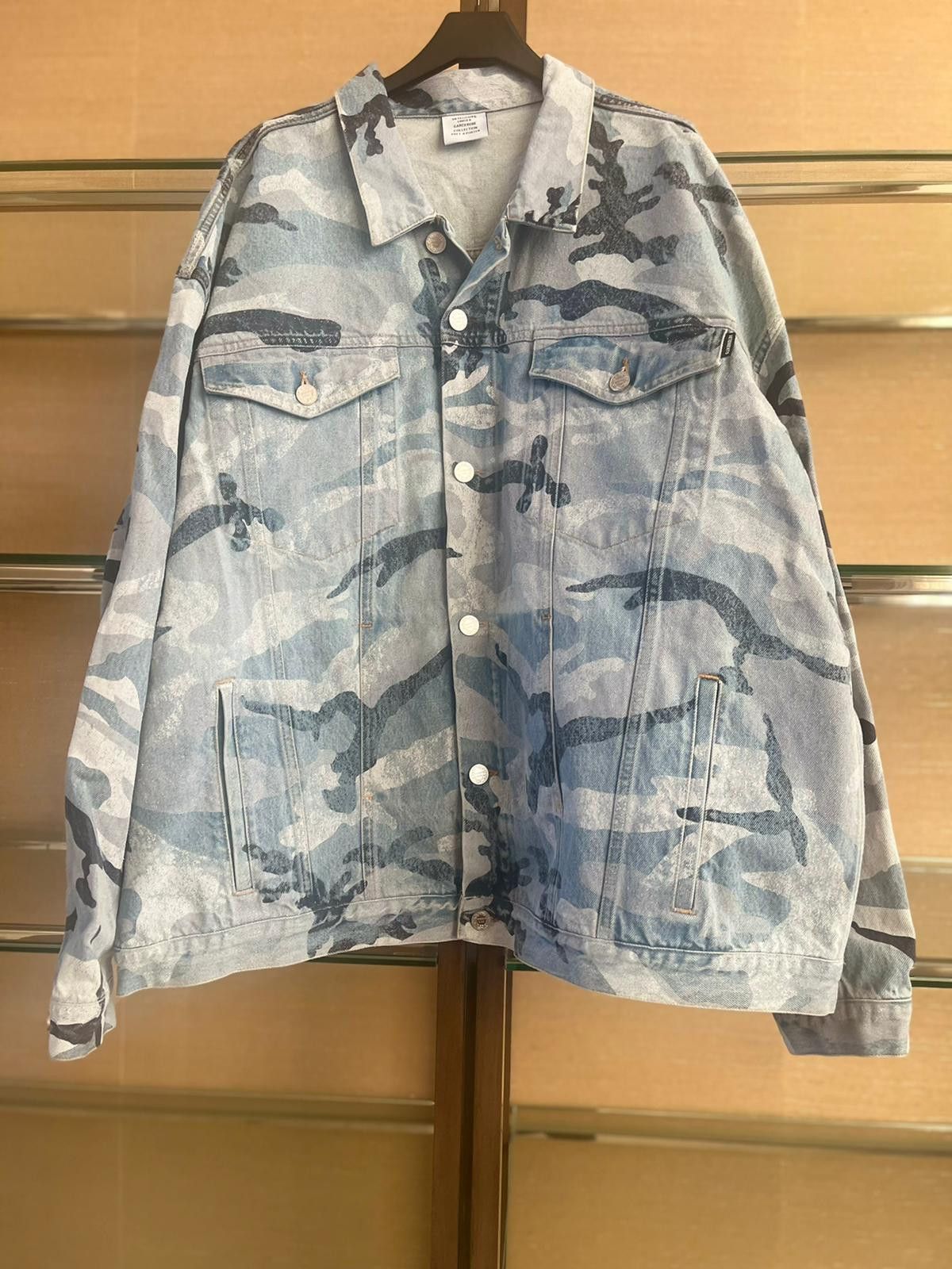 Vetements Oversized Denim Jacket in Grey Camo Size US M / EU 48-50 / 2 - 10 Thumbnail