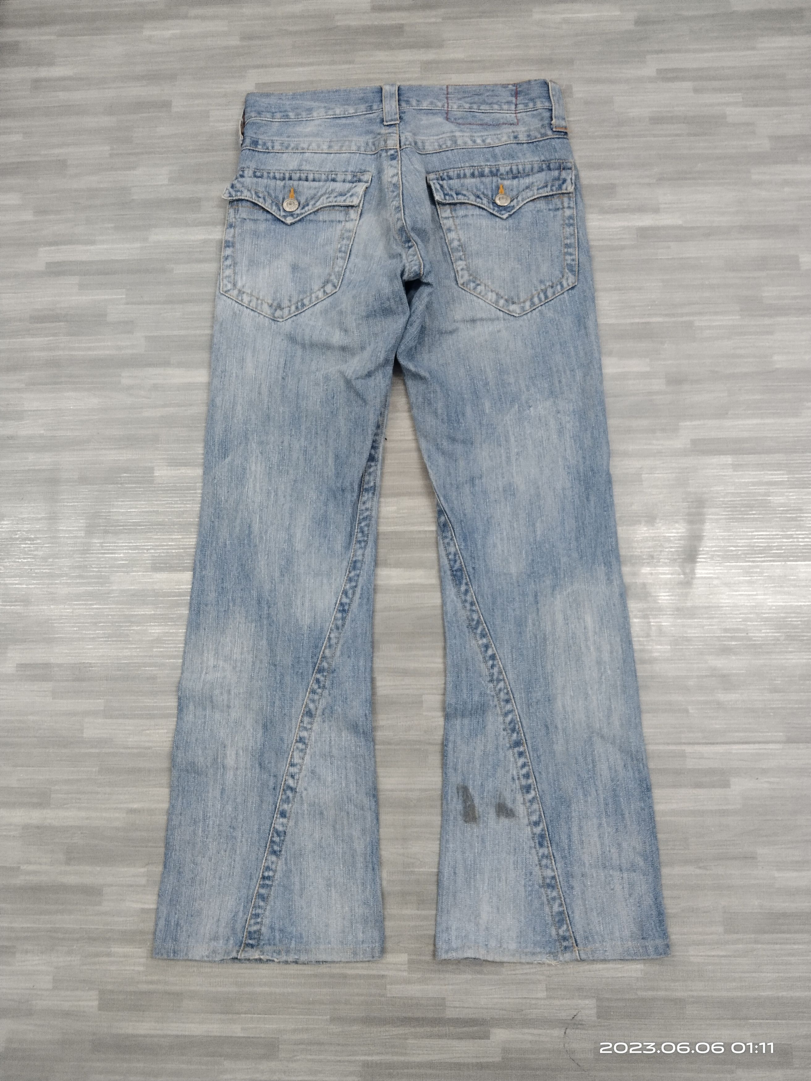 Japanese Brand FLARE TWIST DOMINATE DENIM PANTS Size US 29 - 3 Thumbnail